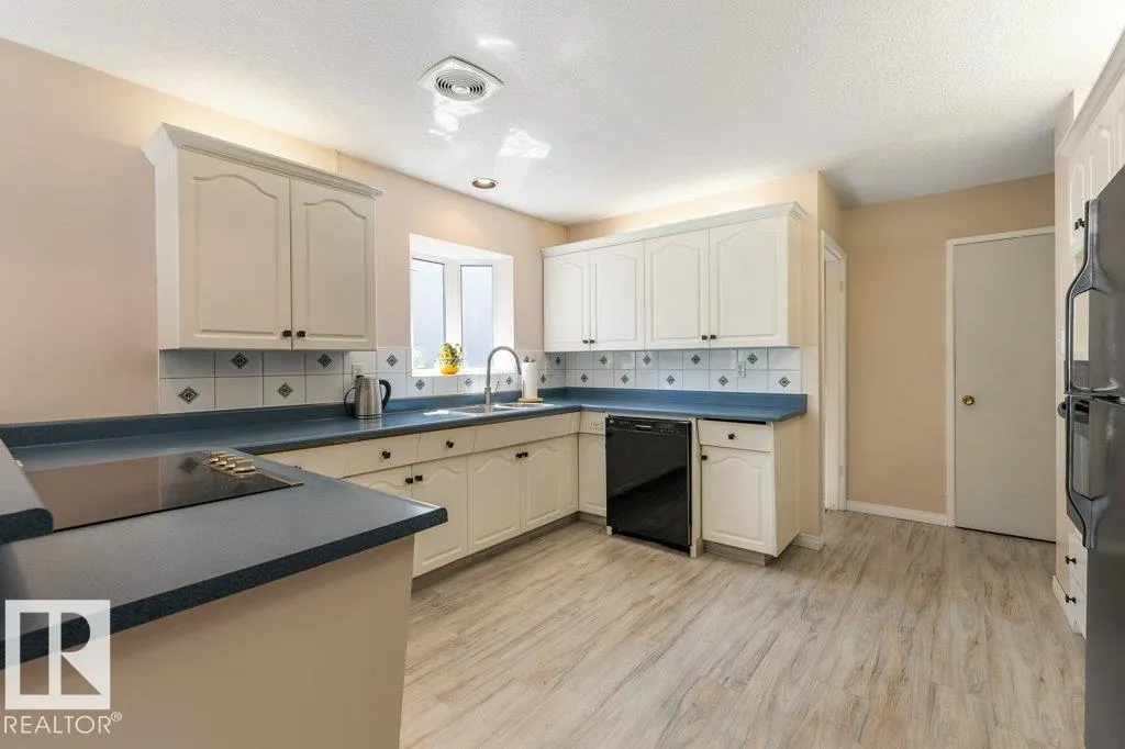 12 FALLHAVEN Place