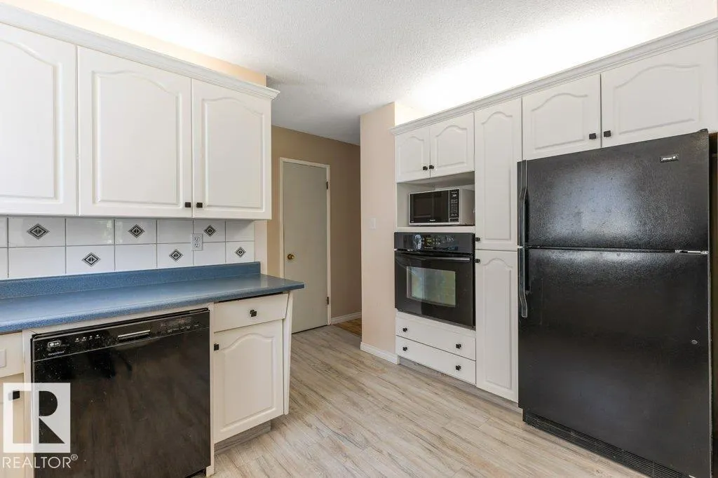 12 FALLHAVEN Place