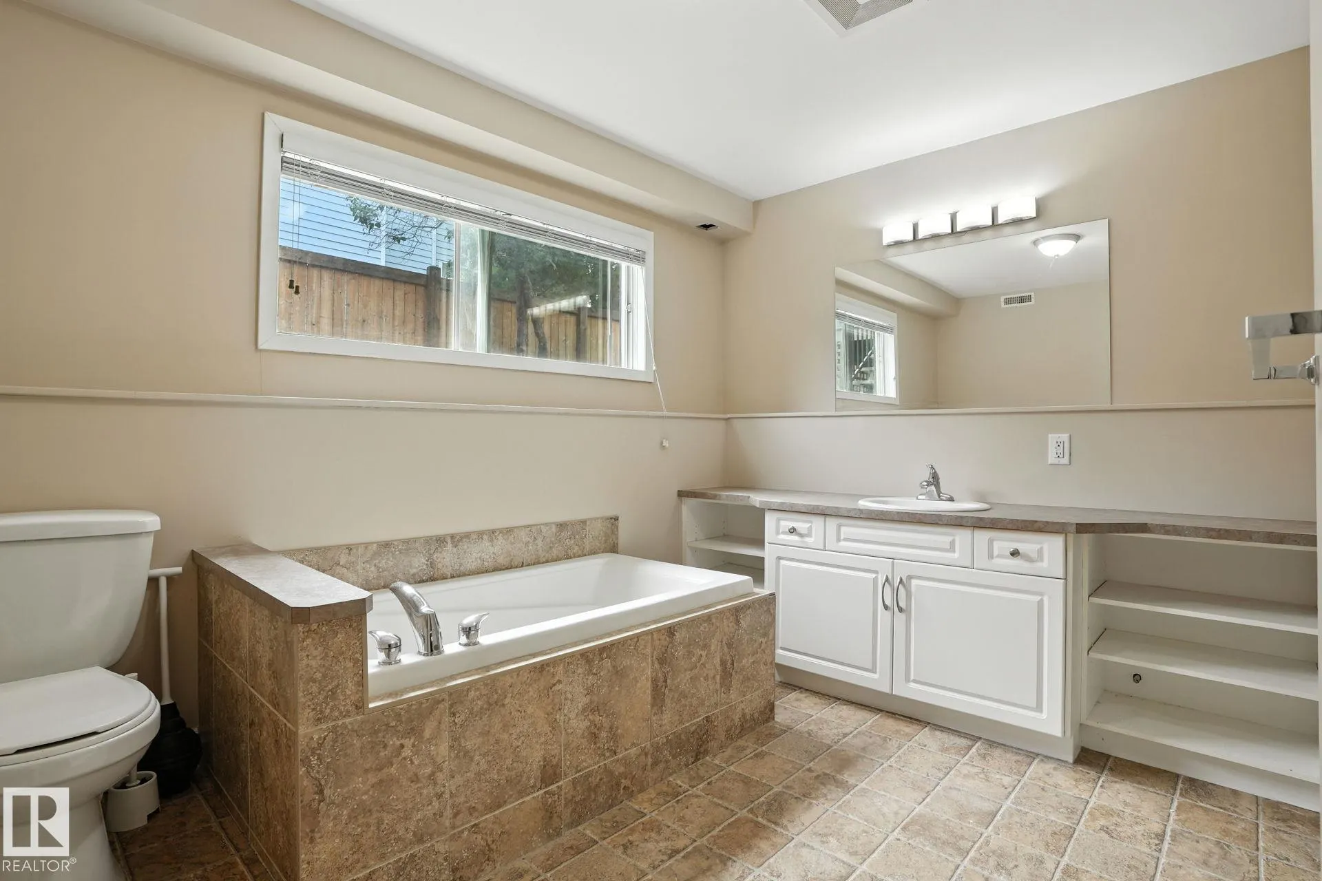 14 LEBLANC Place