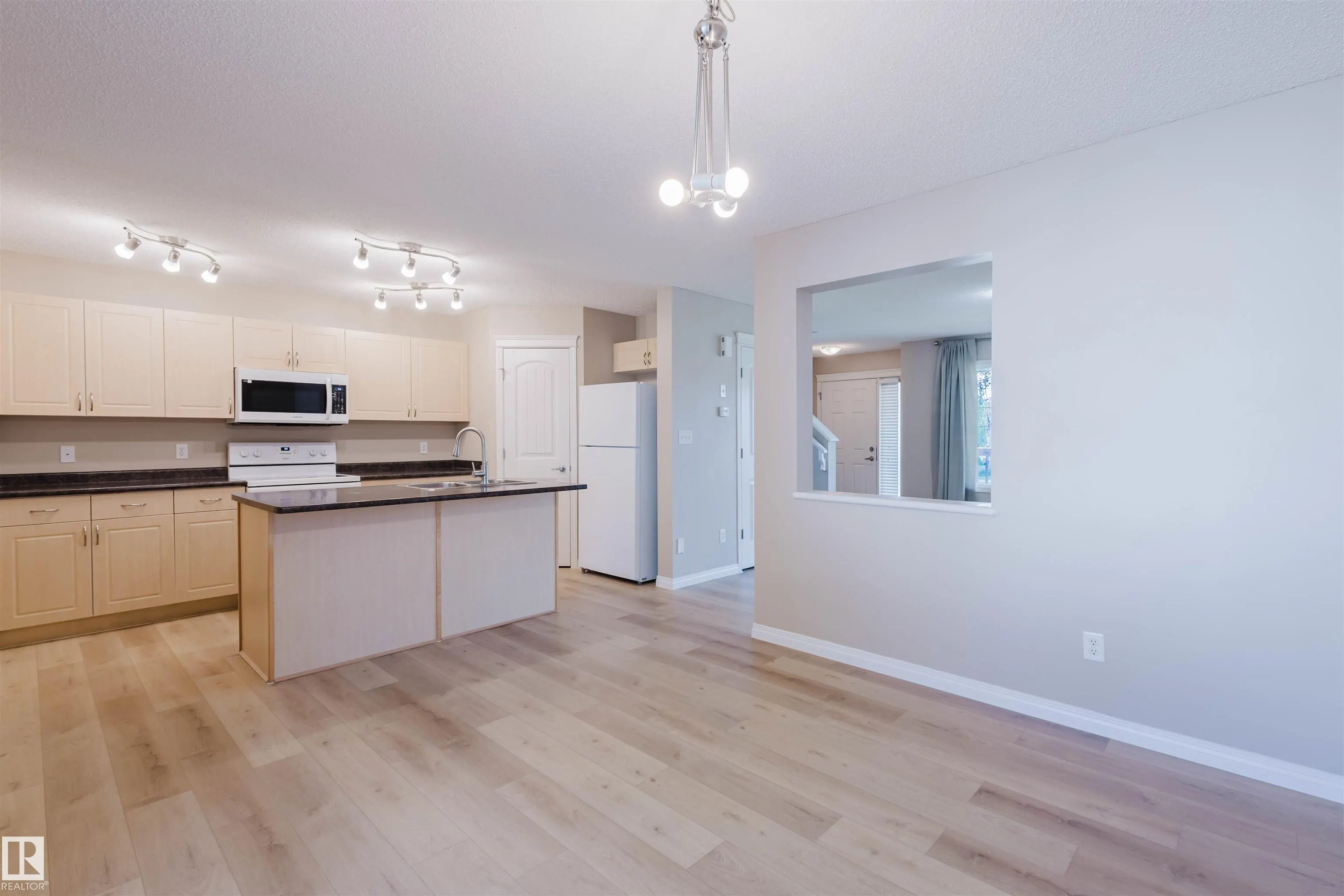 9235 SCOTT Lane