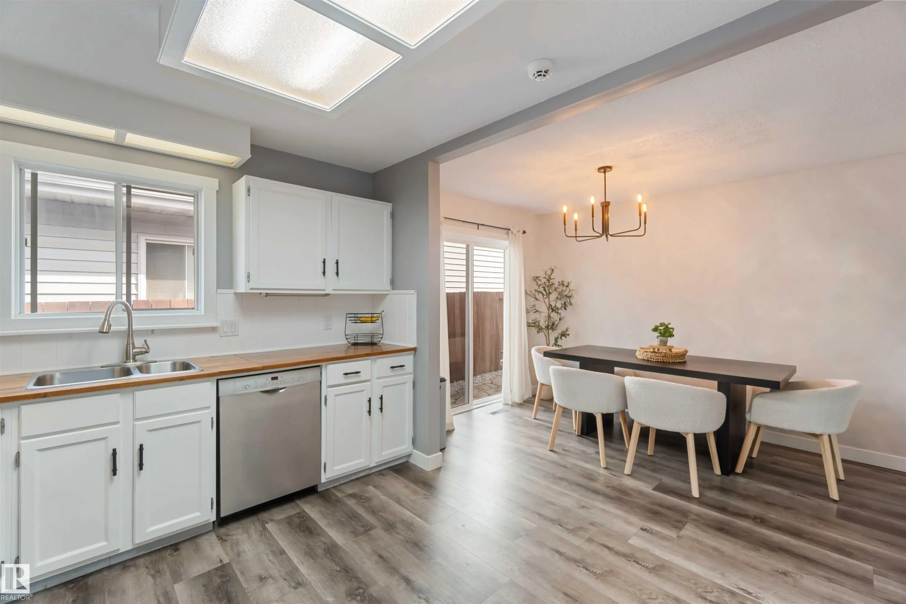 33 VENTNOR Place