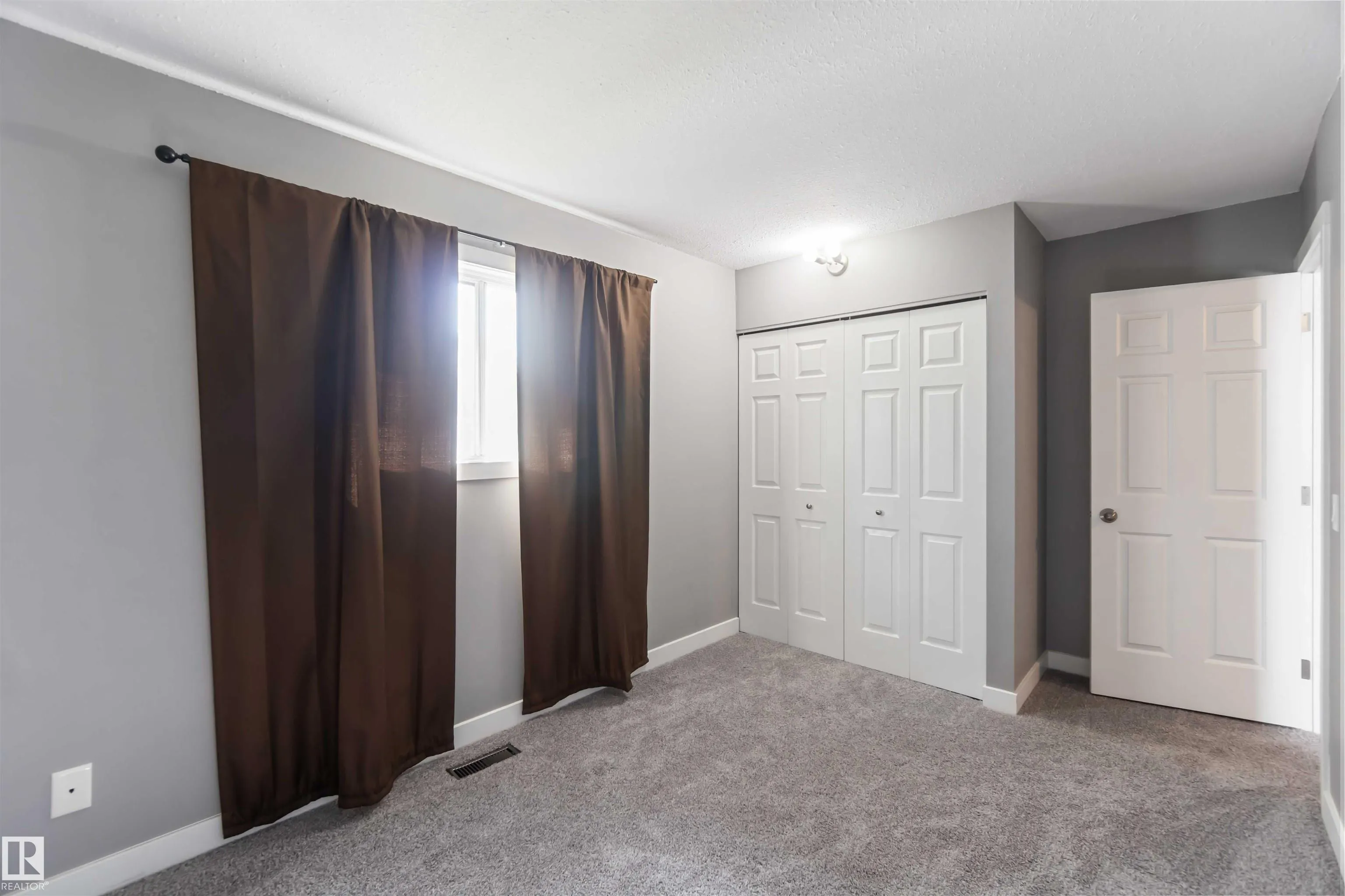 33 VENTNOR Place
