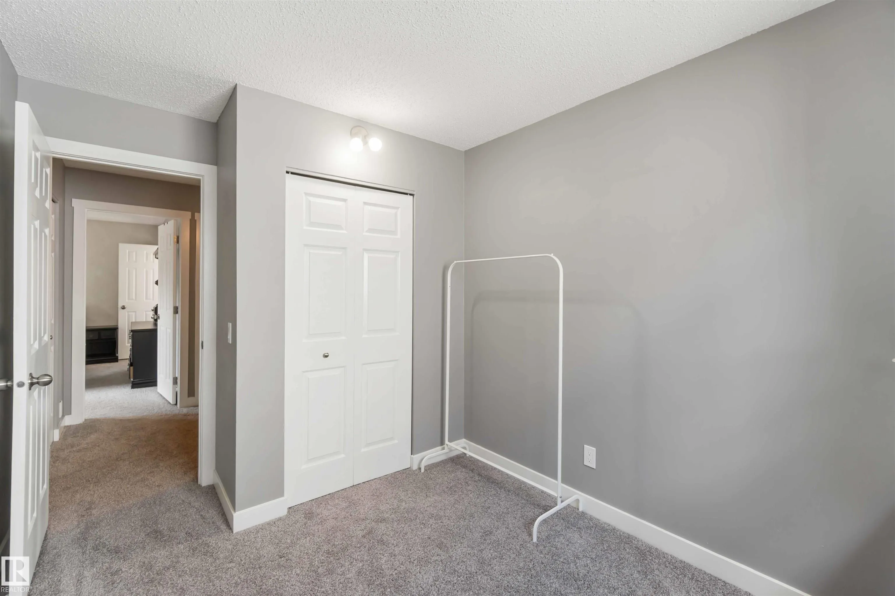 33 VENTNOR Place