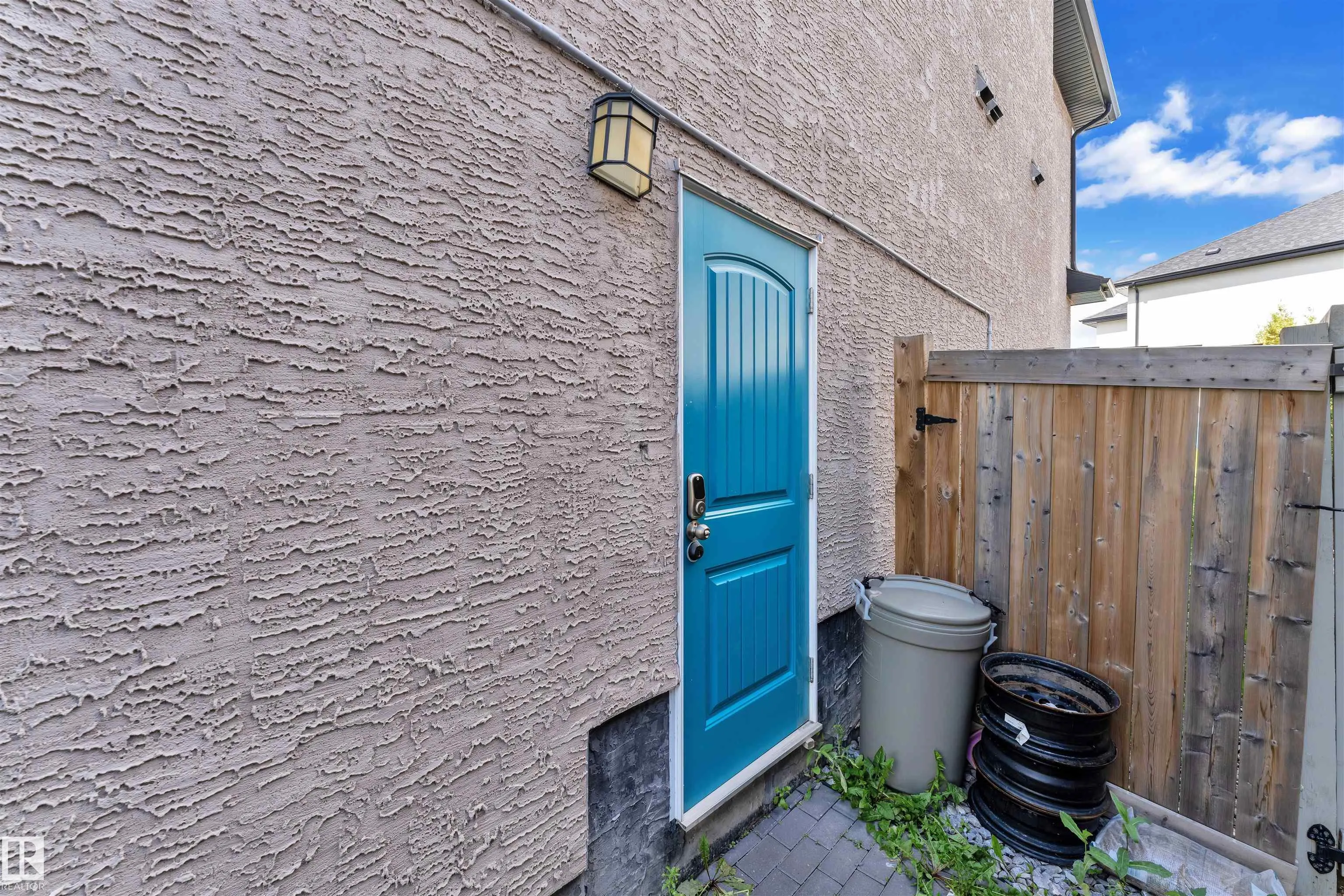 1273 ADAMSON Drive