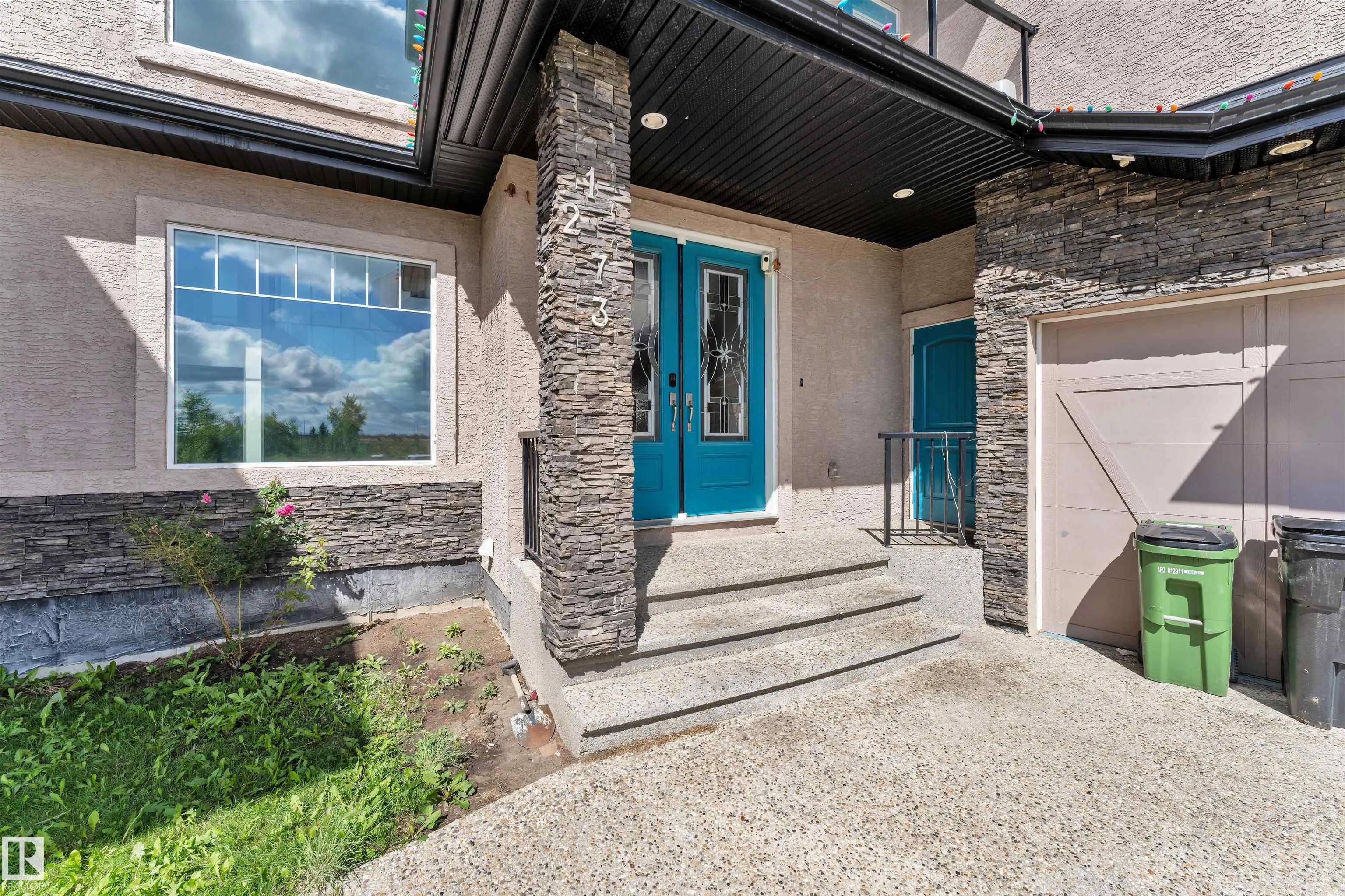 1273 ADAMSON Drive