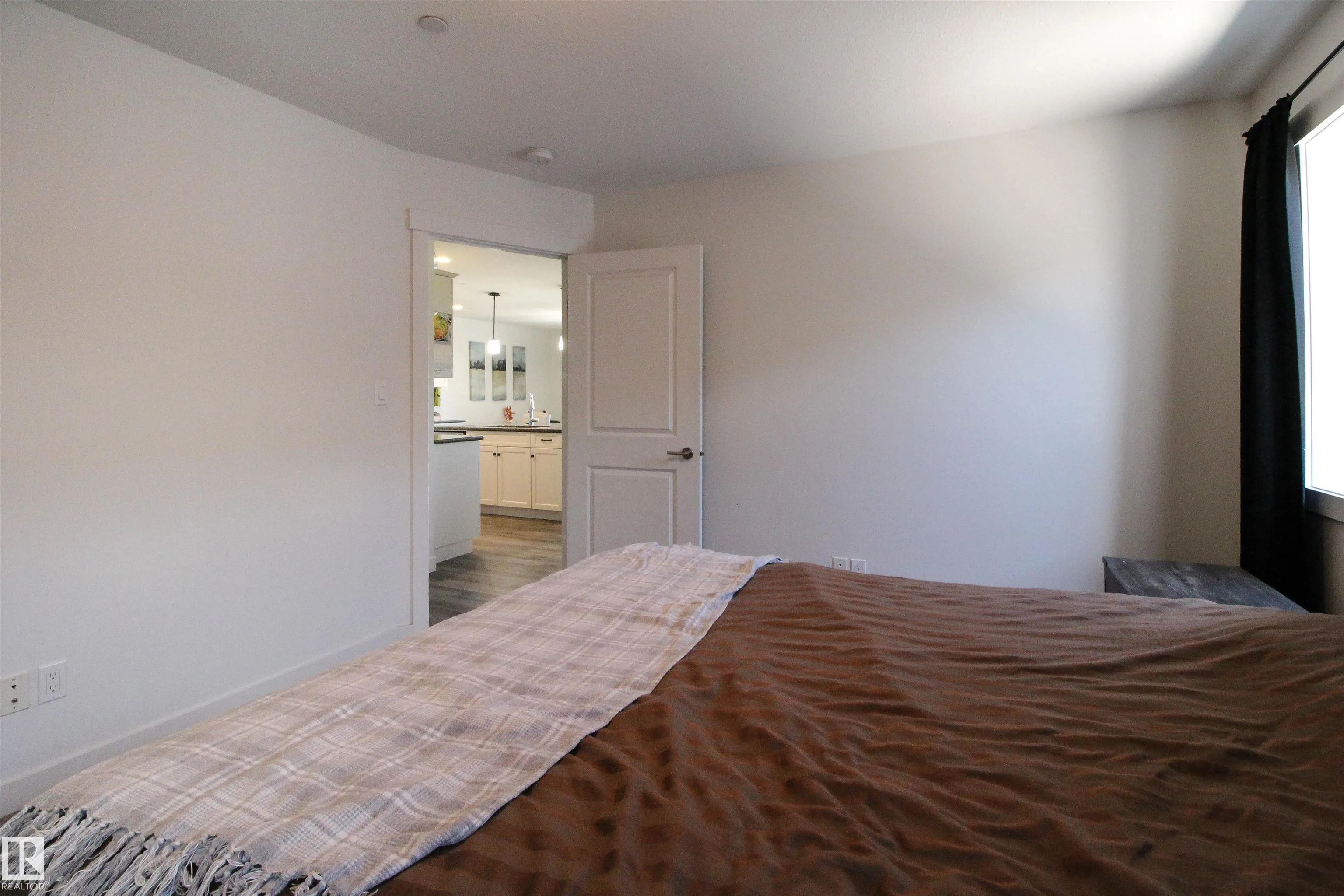 42 SUN MEADOWS Close