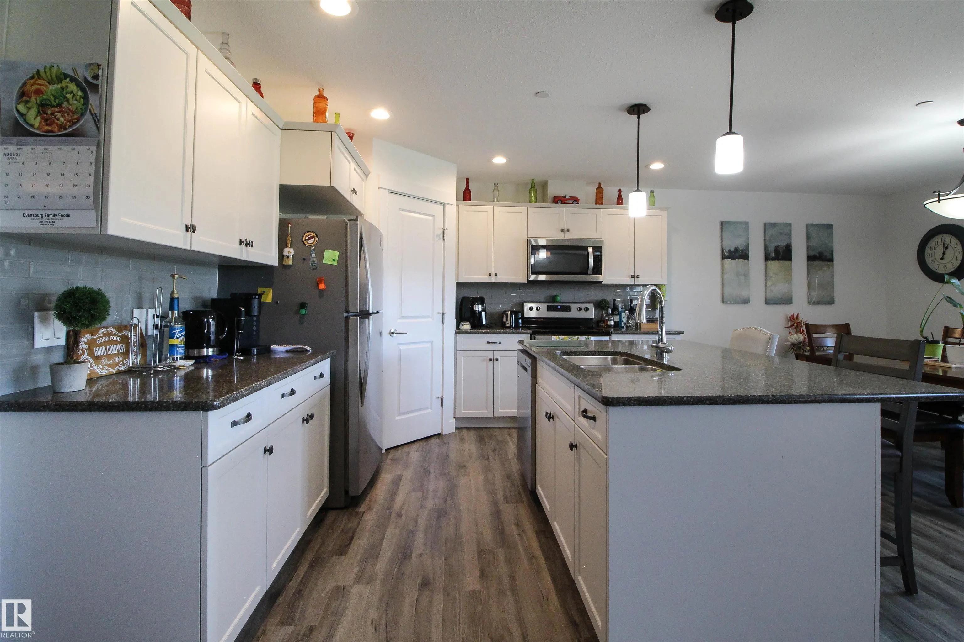 42 SUN MEADOWS Close