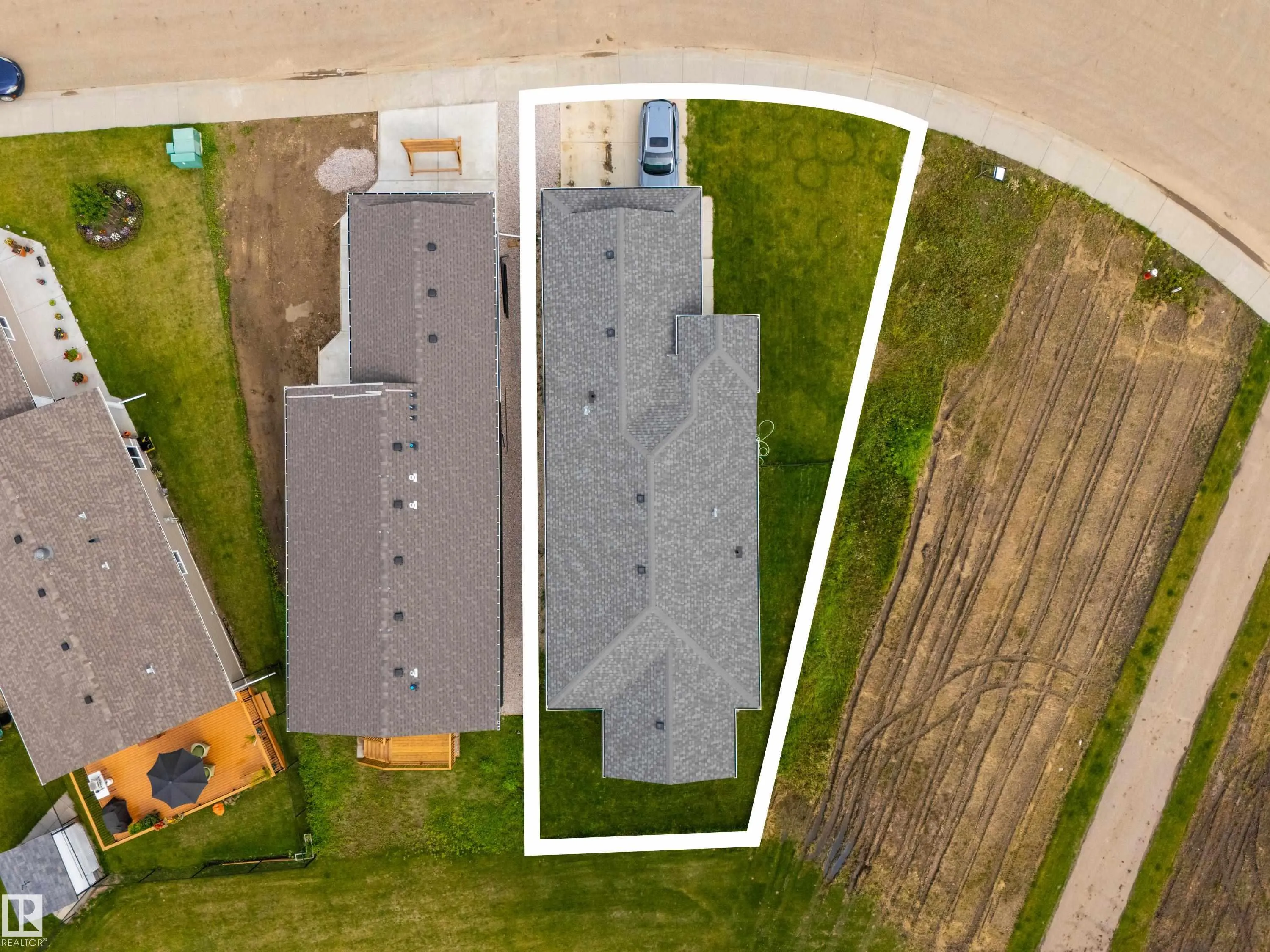 42 SUN MEADOWS Close