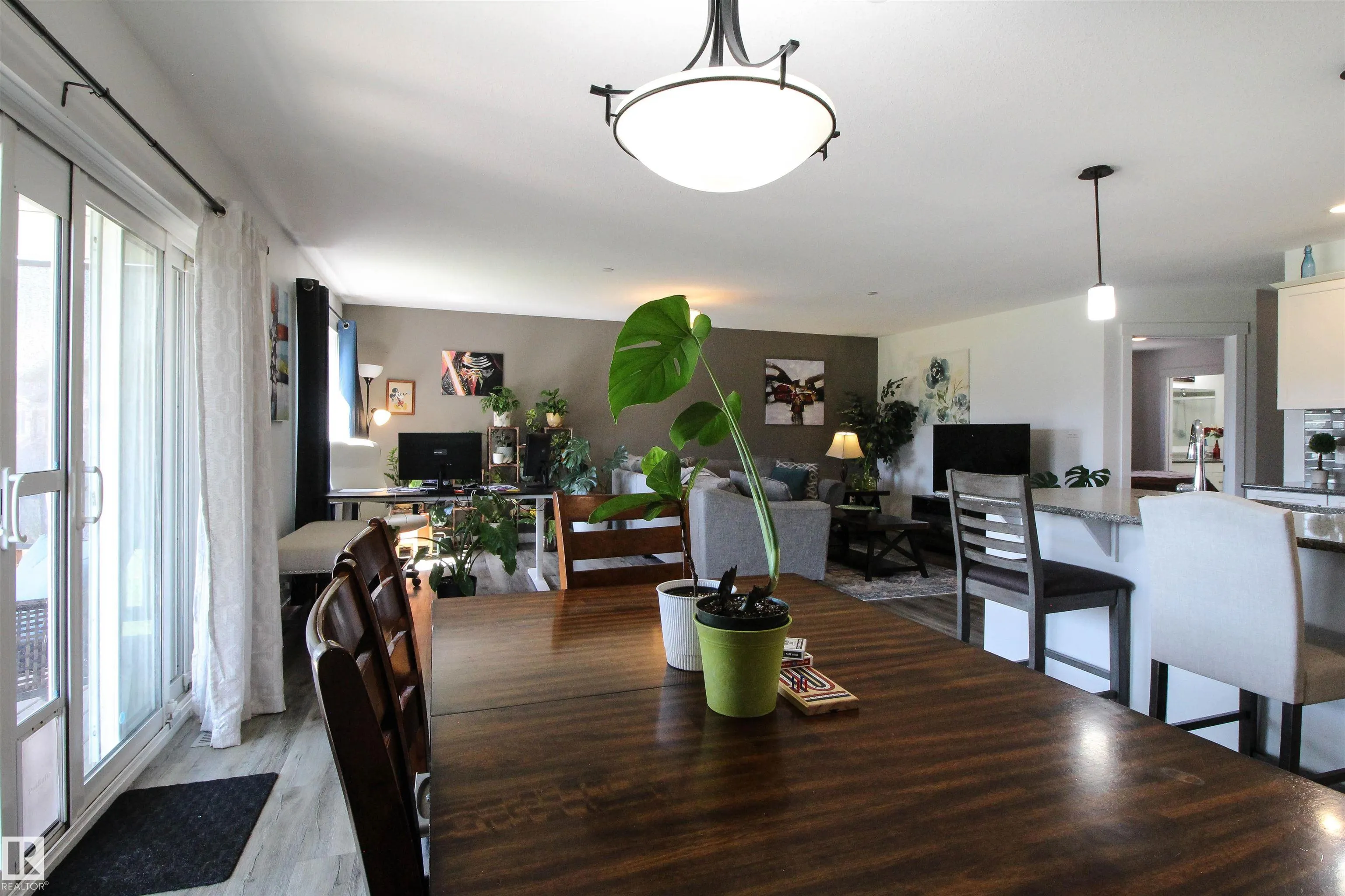 42 SUN MEADOWS Close