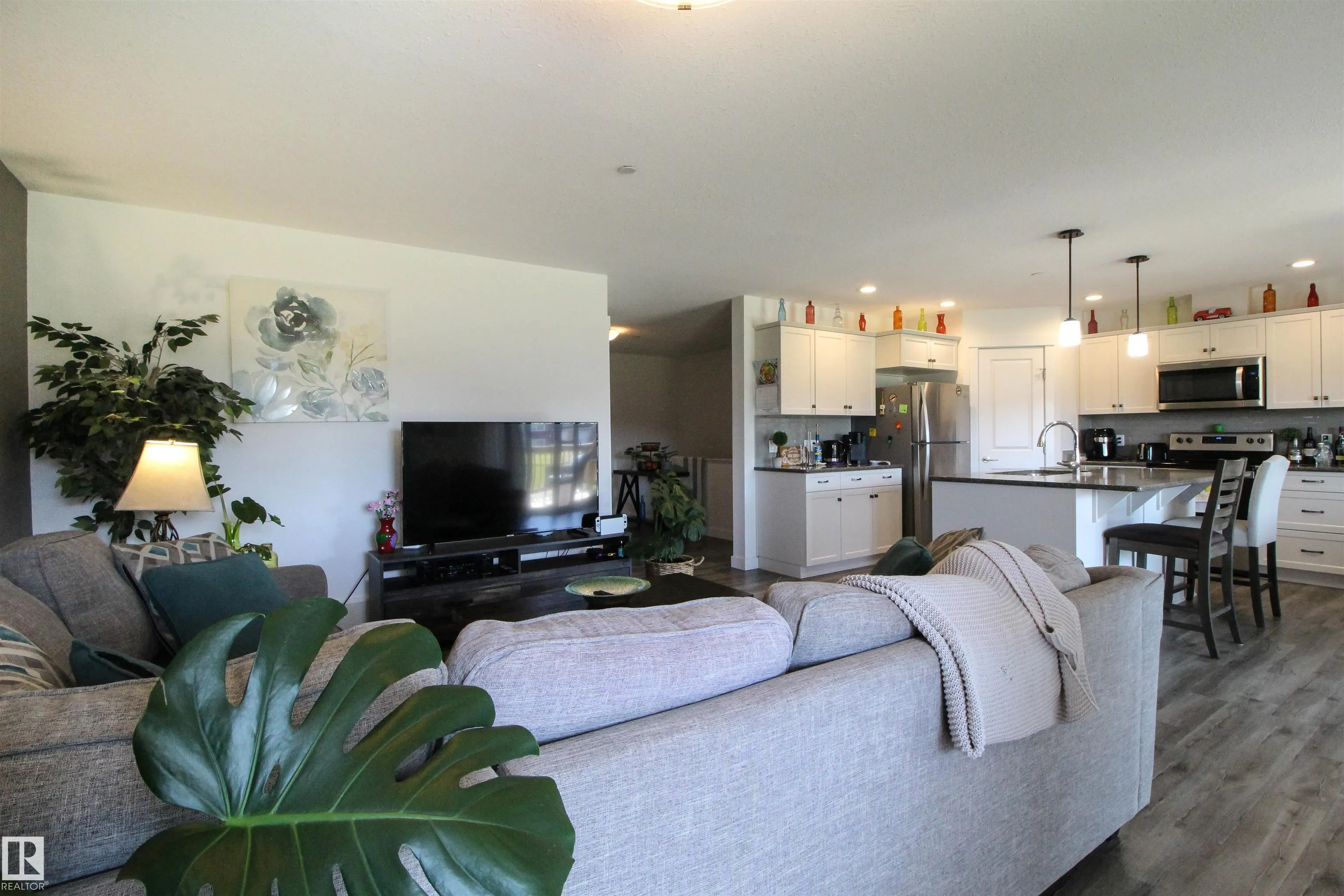 42 SUN MEADOWS Close