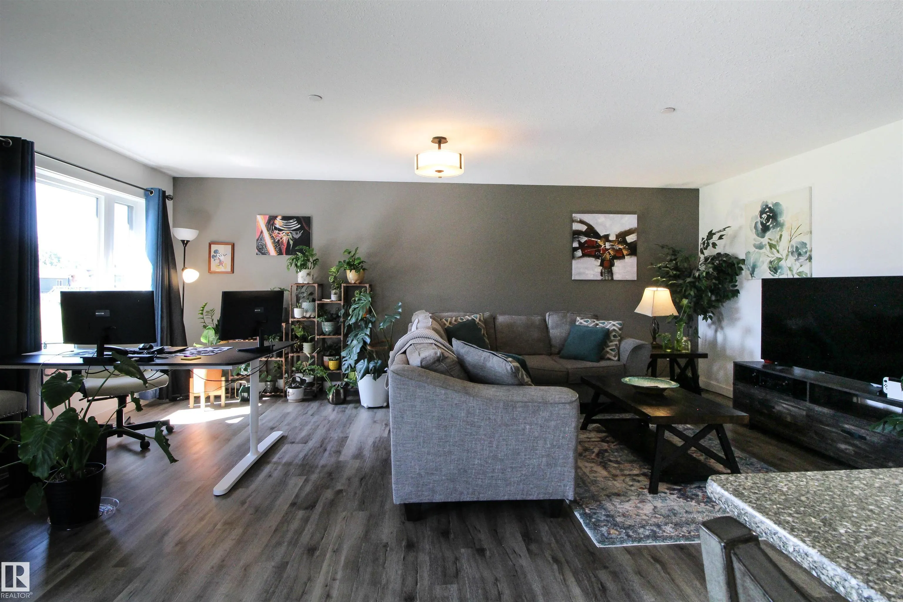 42 SUN MEADOWS Close