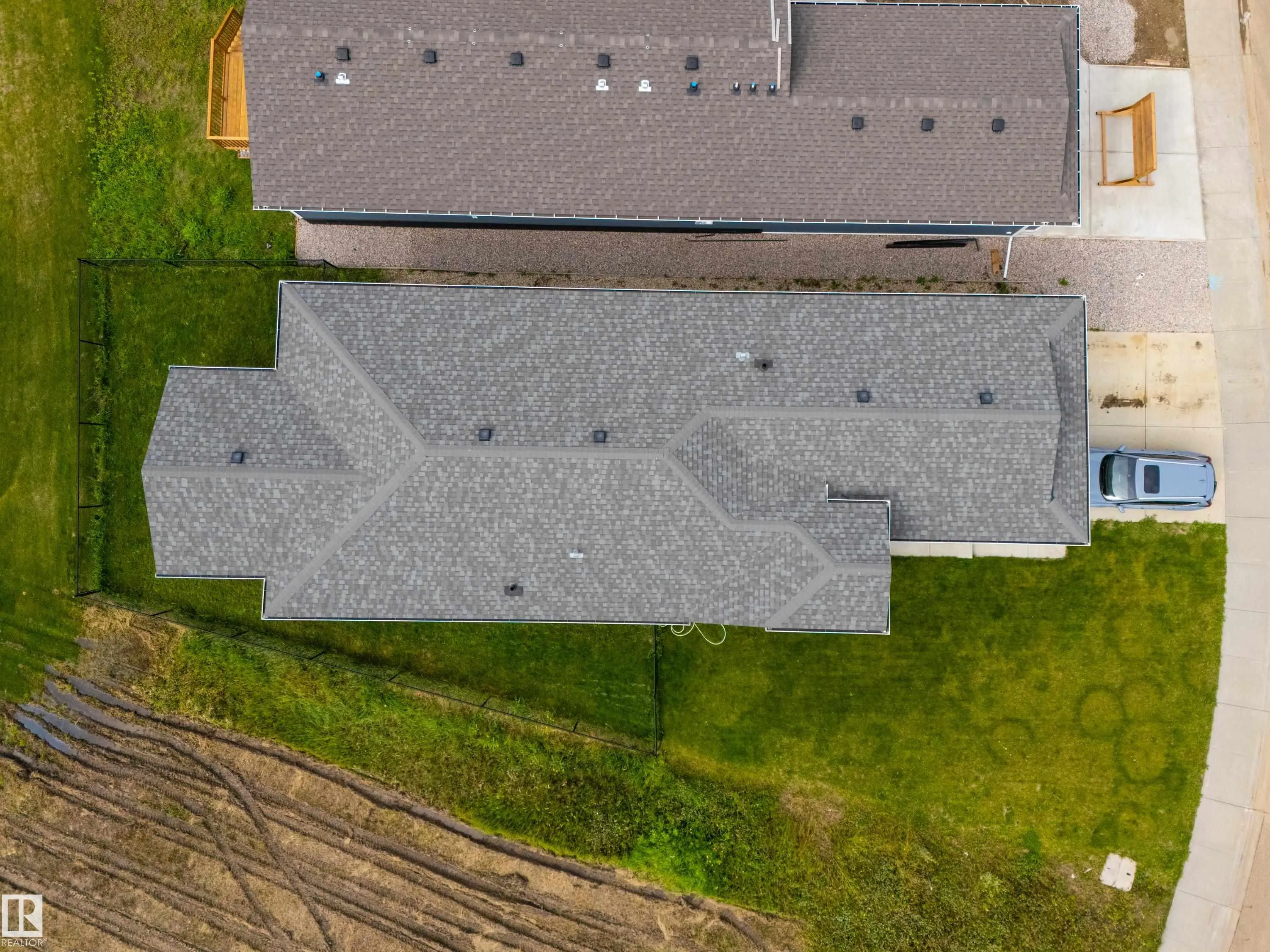 42 SUN MEADOWS Close