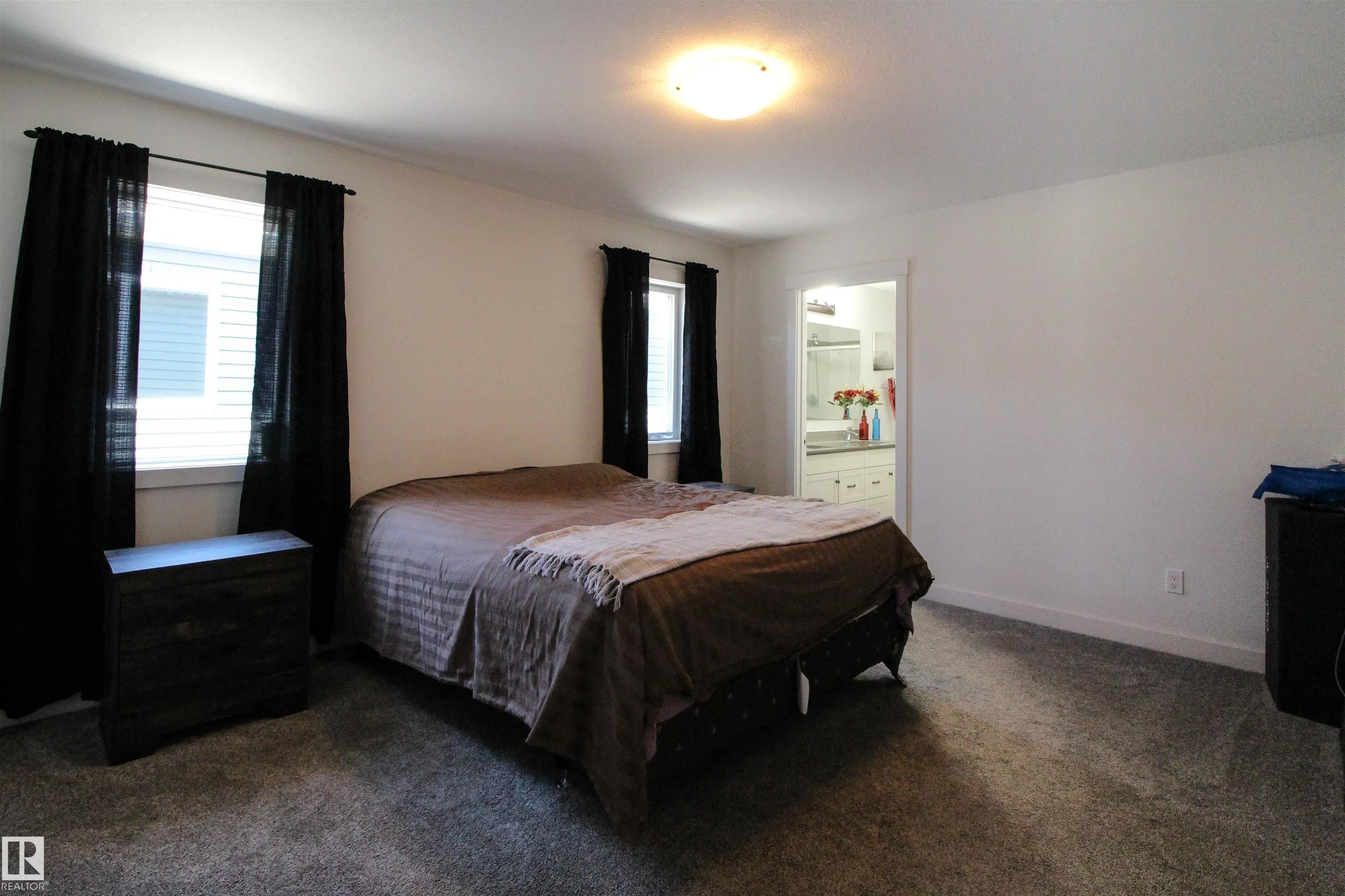 42 SUN MEADOWS Close