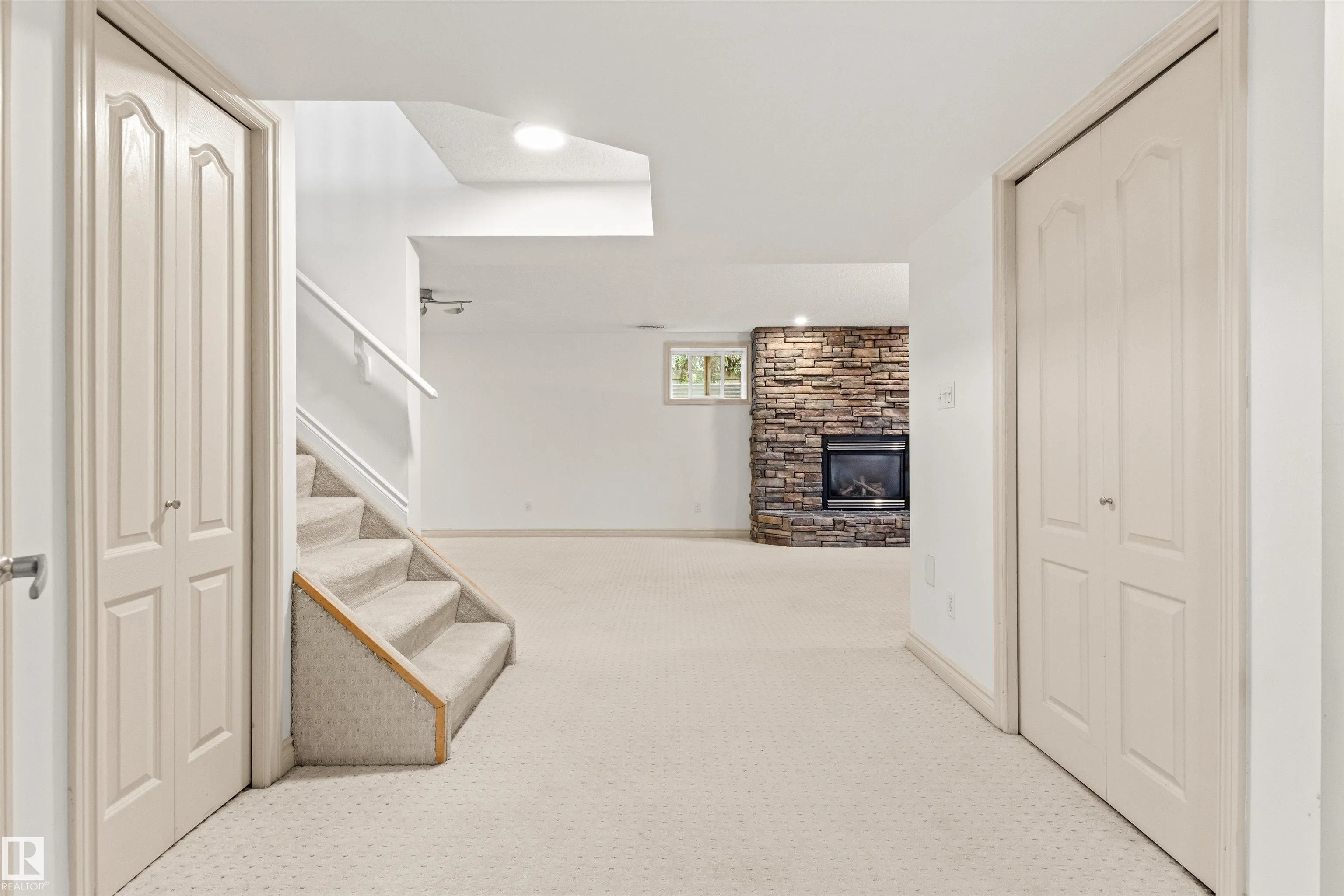 7 HAMPTON Crescent