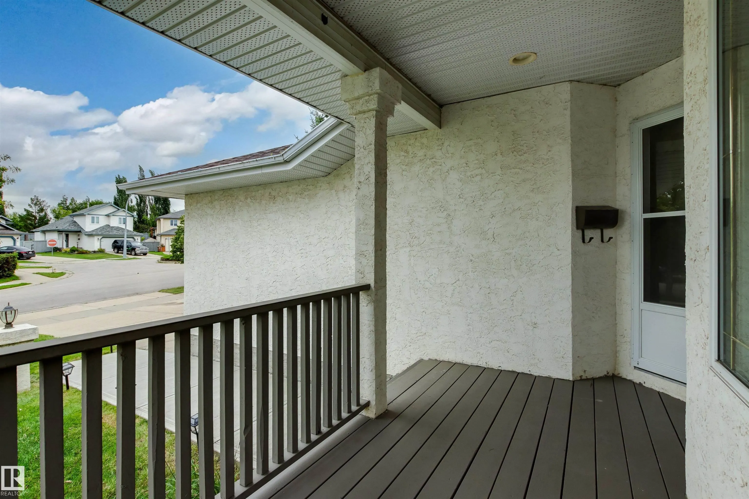 7 HAMPTON Crescent