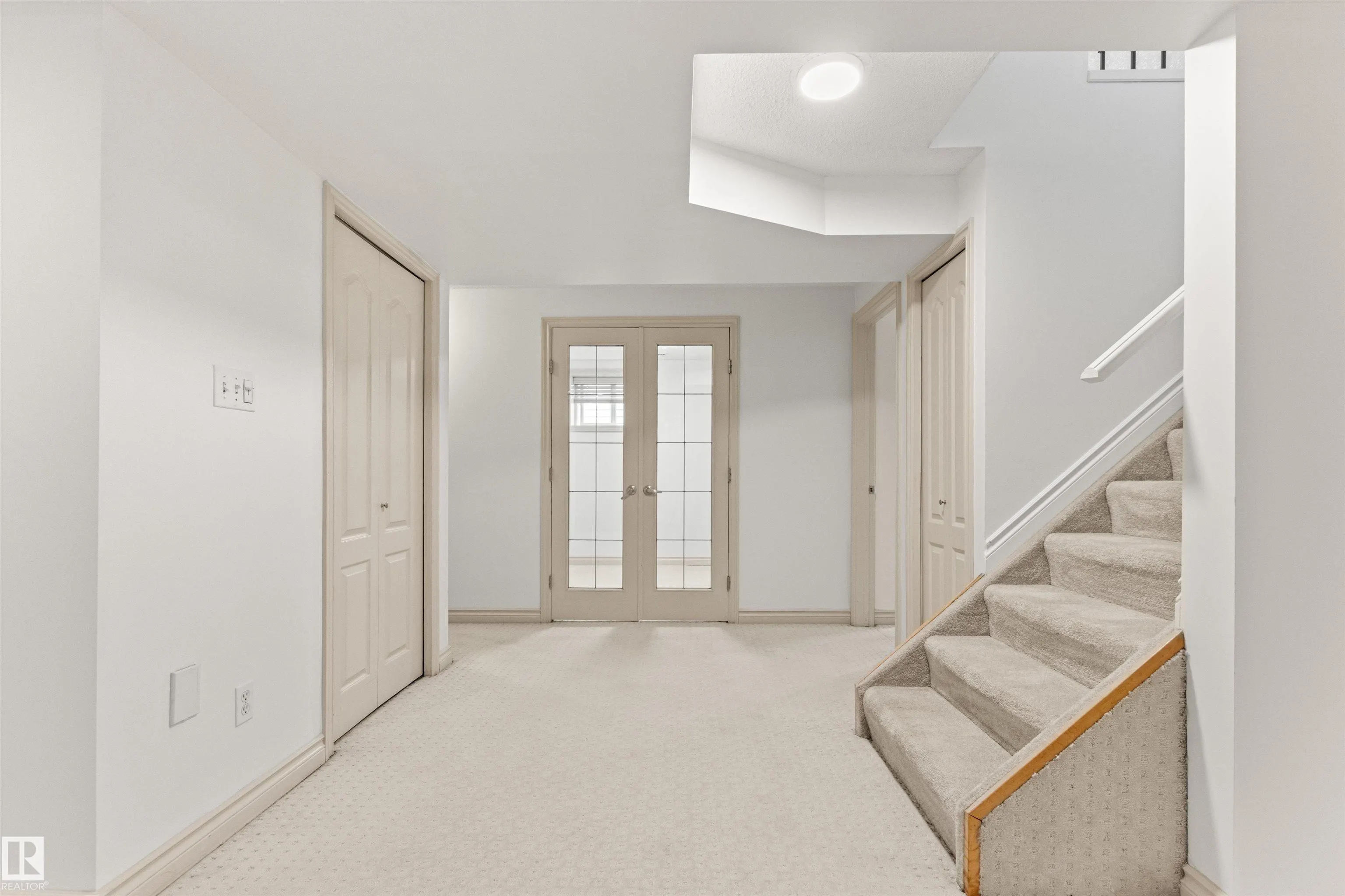 7 HAMPTON Crescent