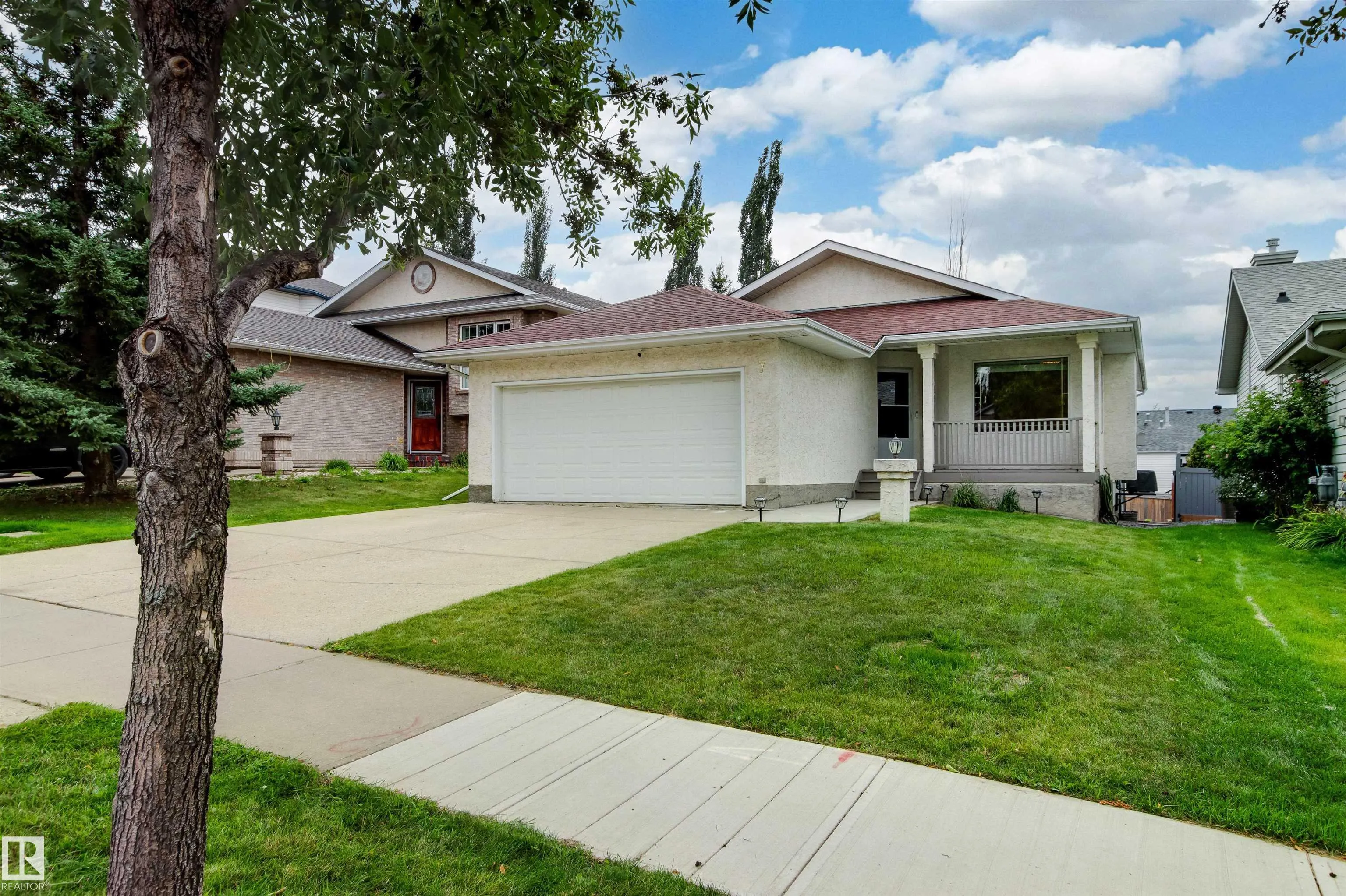 7 HAMPTON Crescent