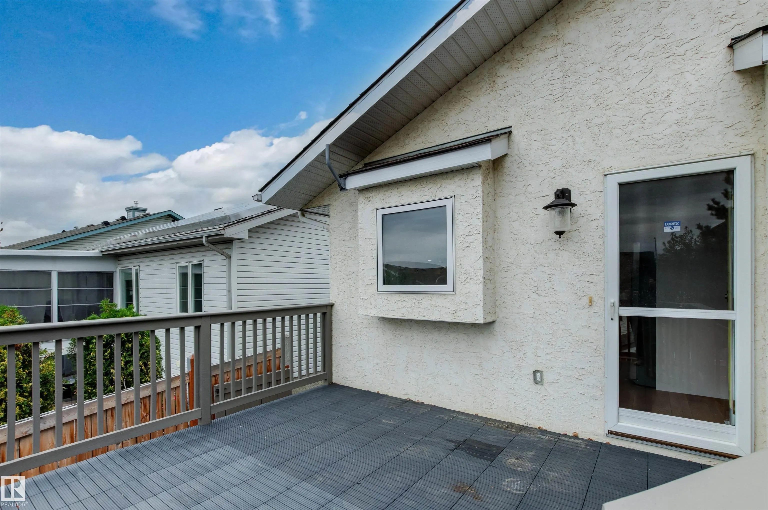 7 HAMPTON Crescent