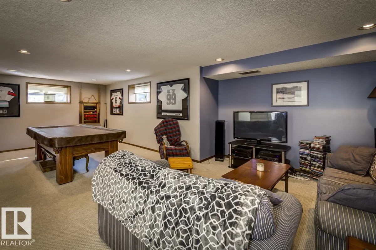 8 REGAL Way