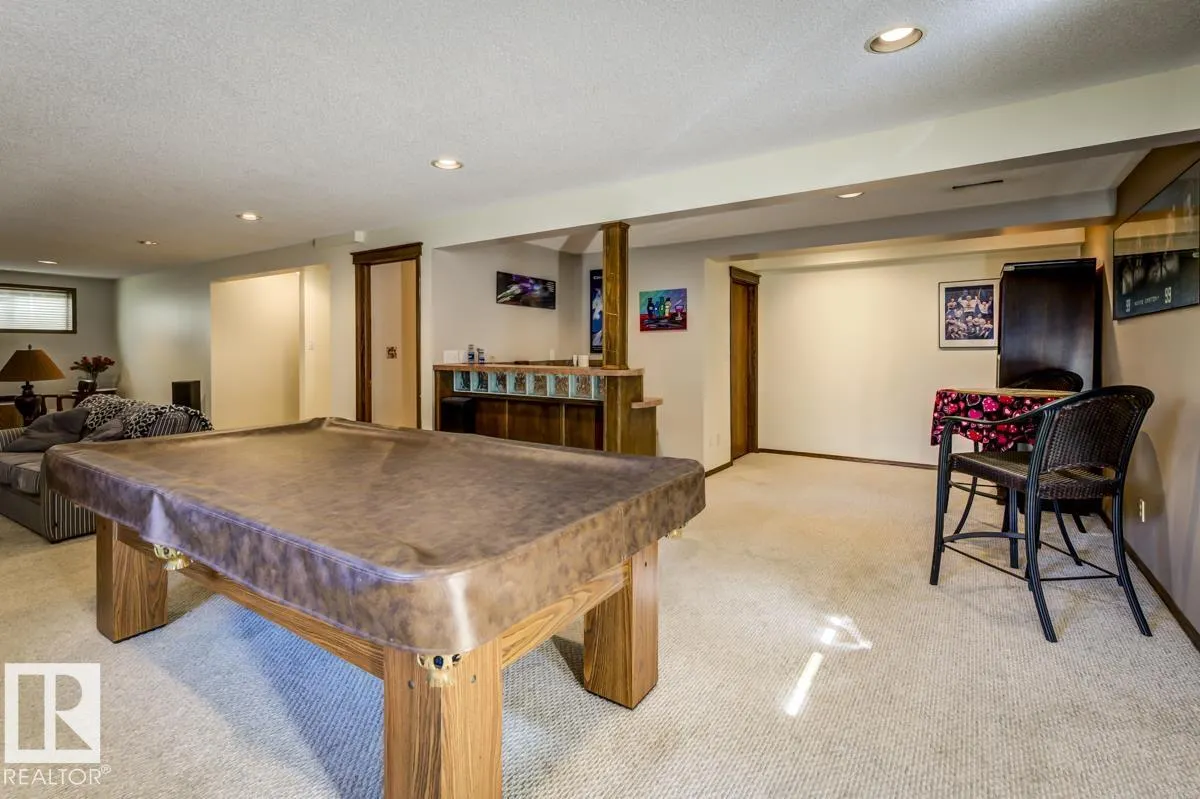 8 REGAL Way