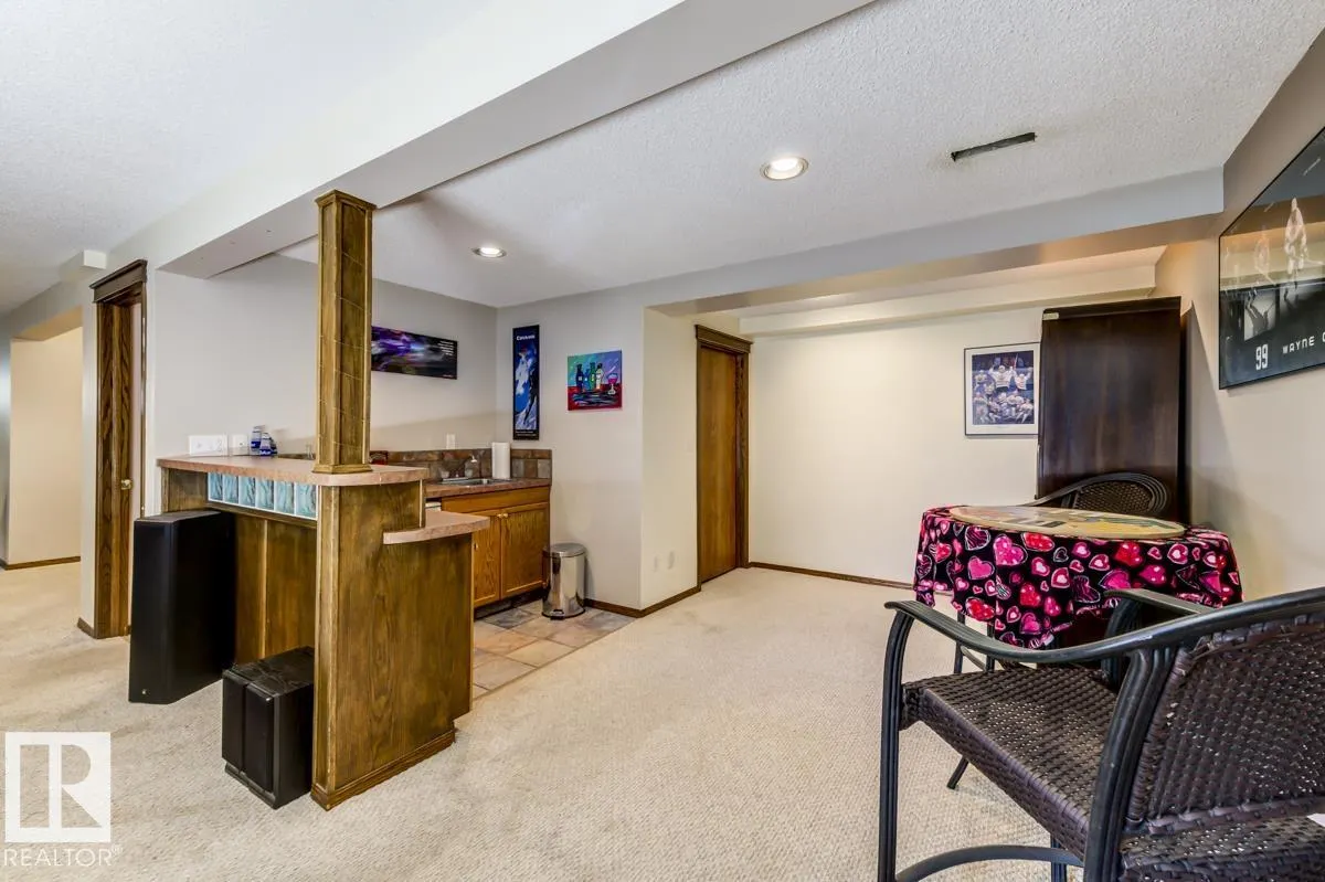 8 REGAL Way