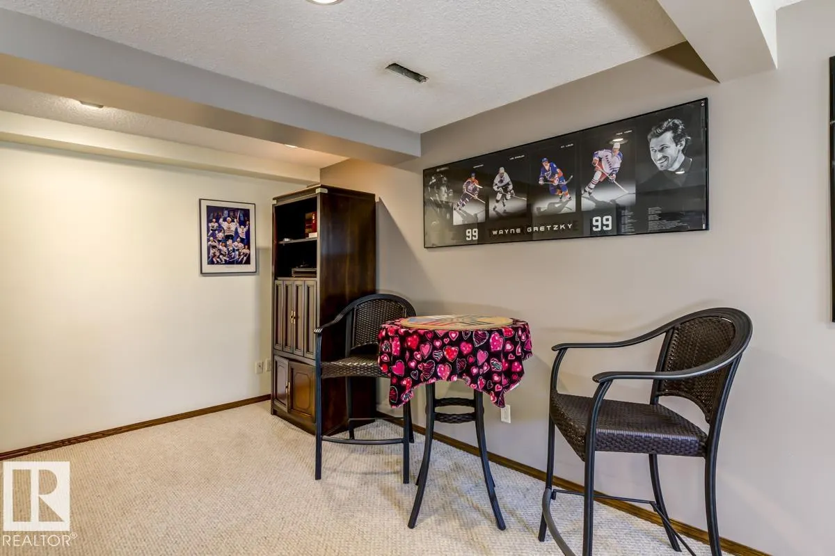 8 REGAL Way