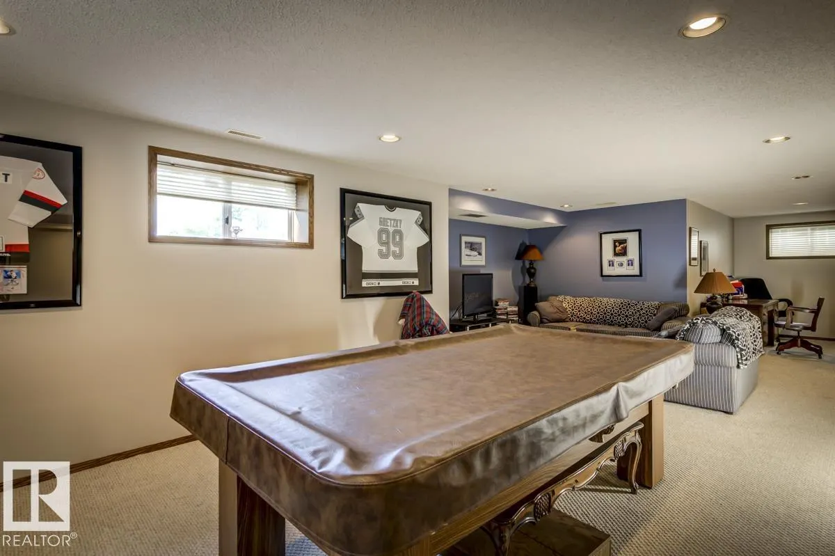 8 REGAL Way