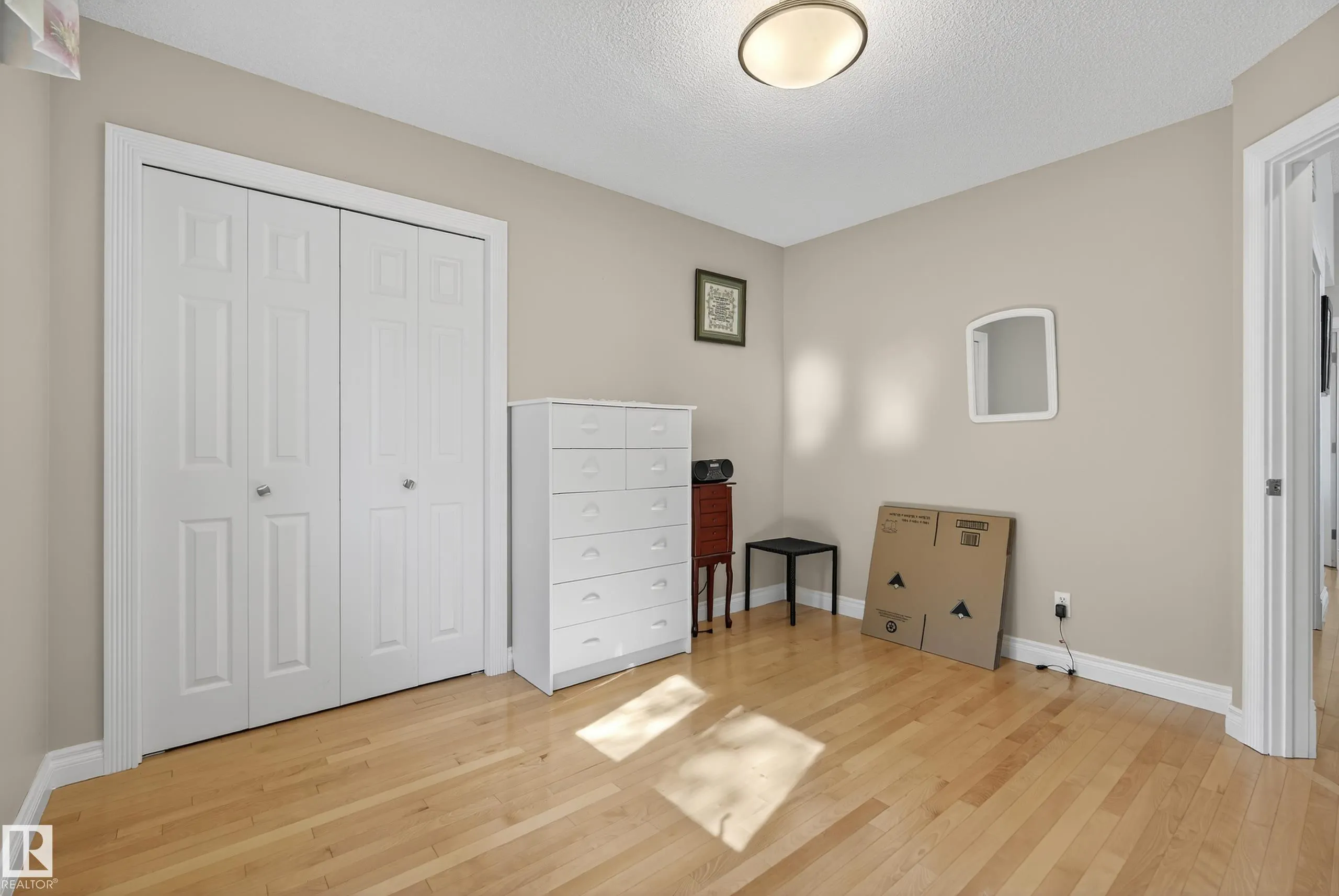 6 Hunter Place