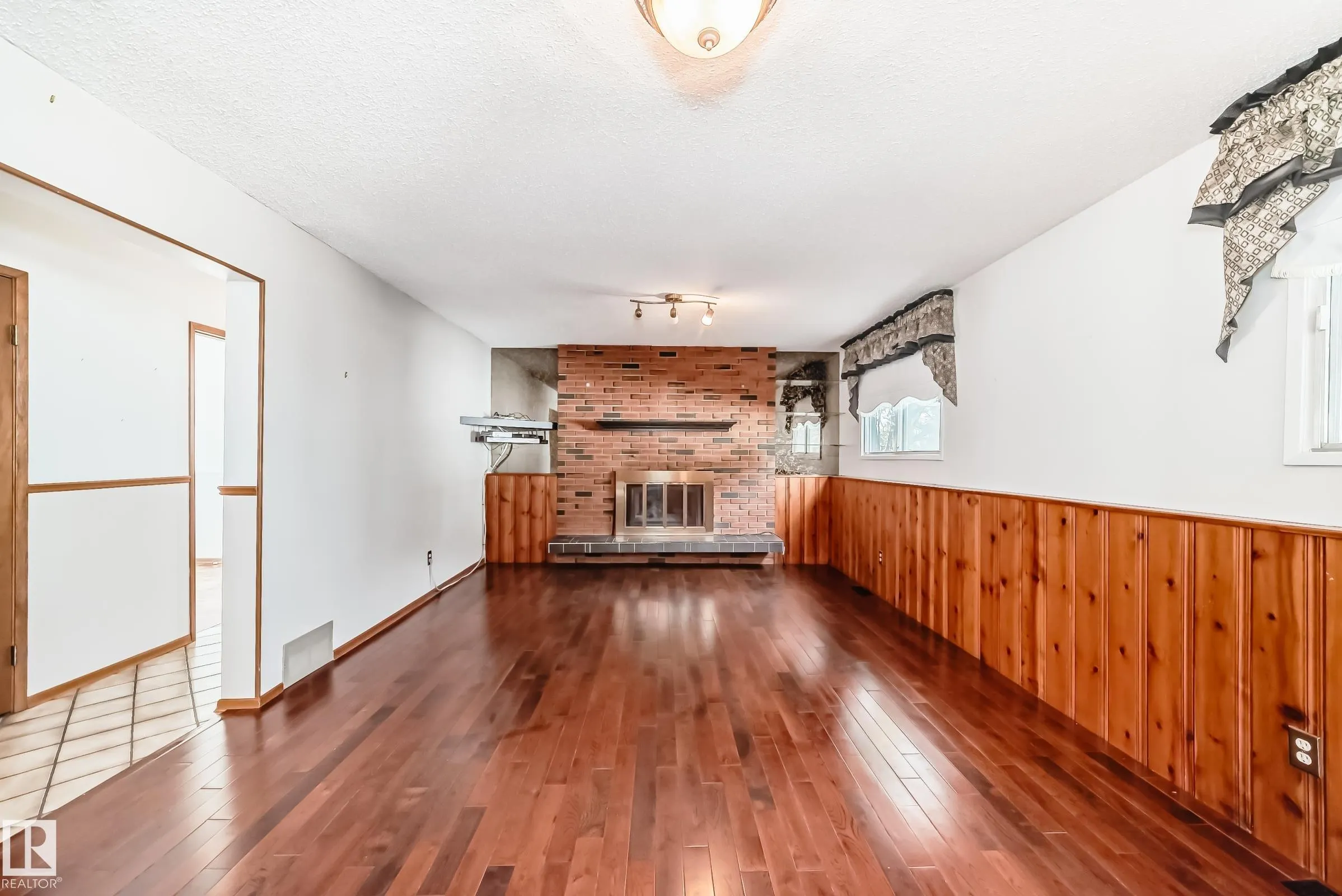 1005 STRATHCONA Drive