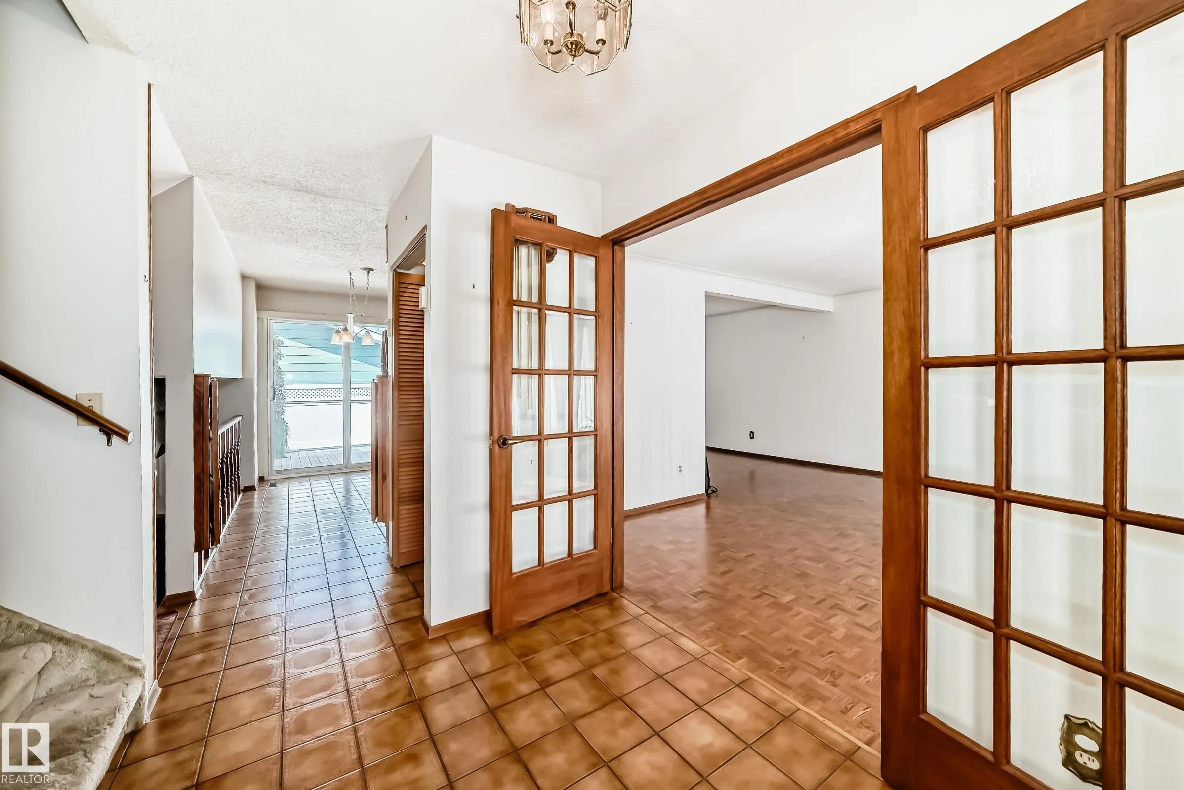 1005 STRATHCONA Drive