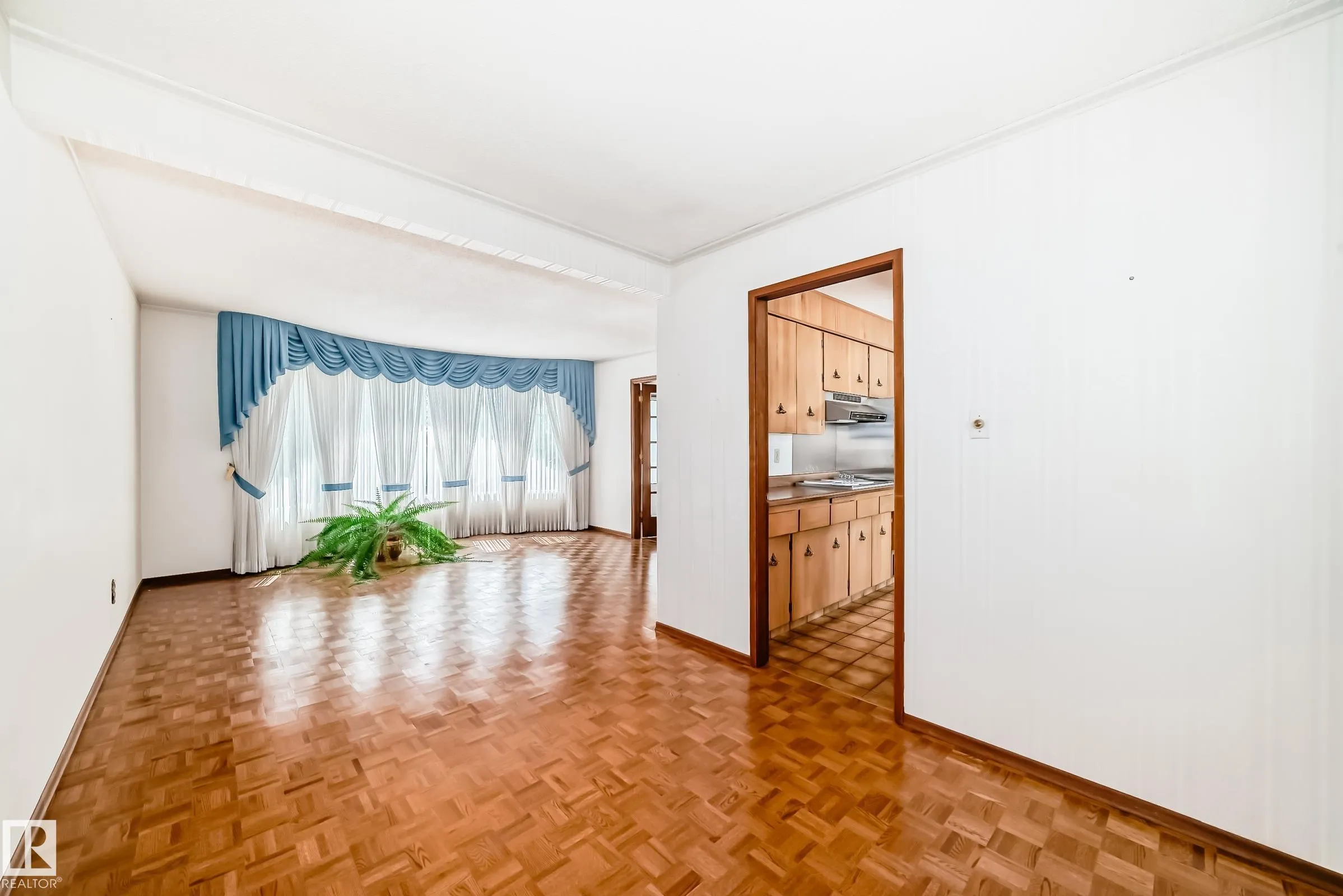 1005 STRATHCONA Drive