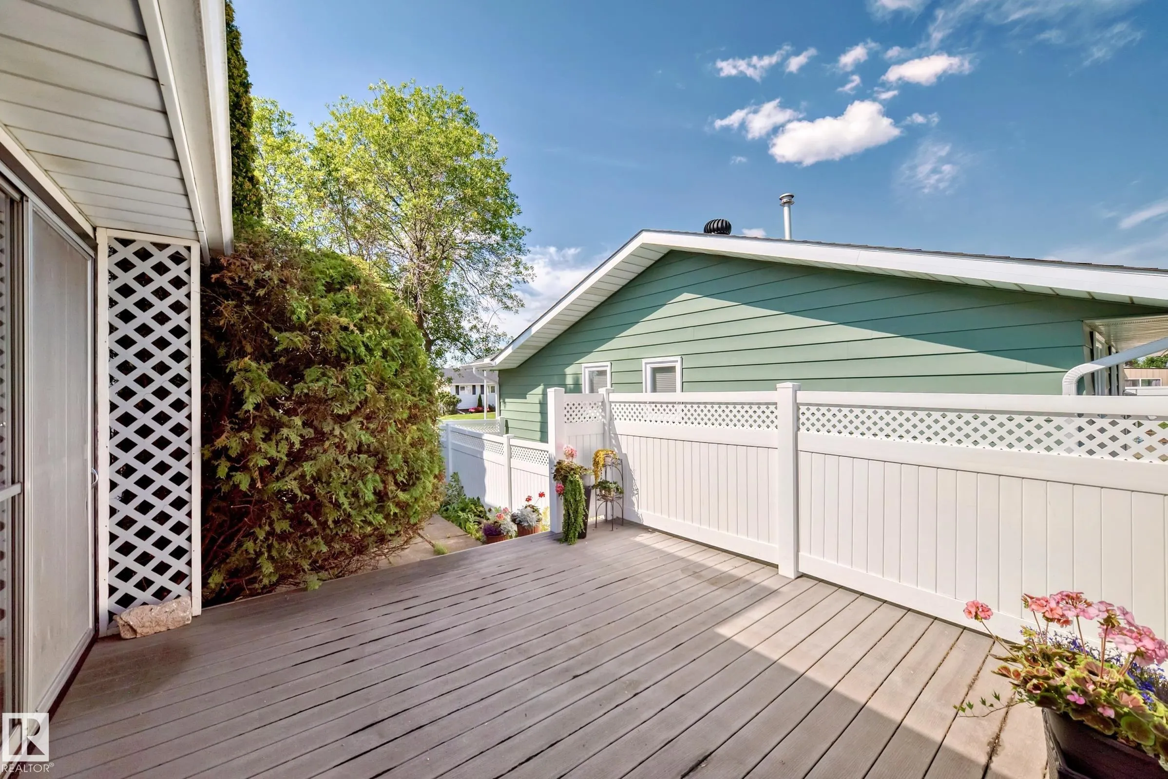 1005 STRATHCONA Drive