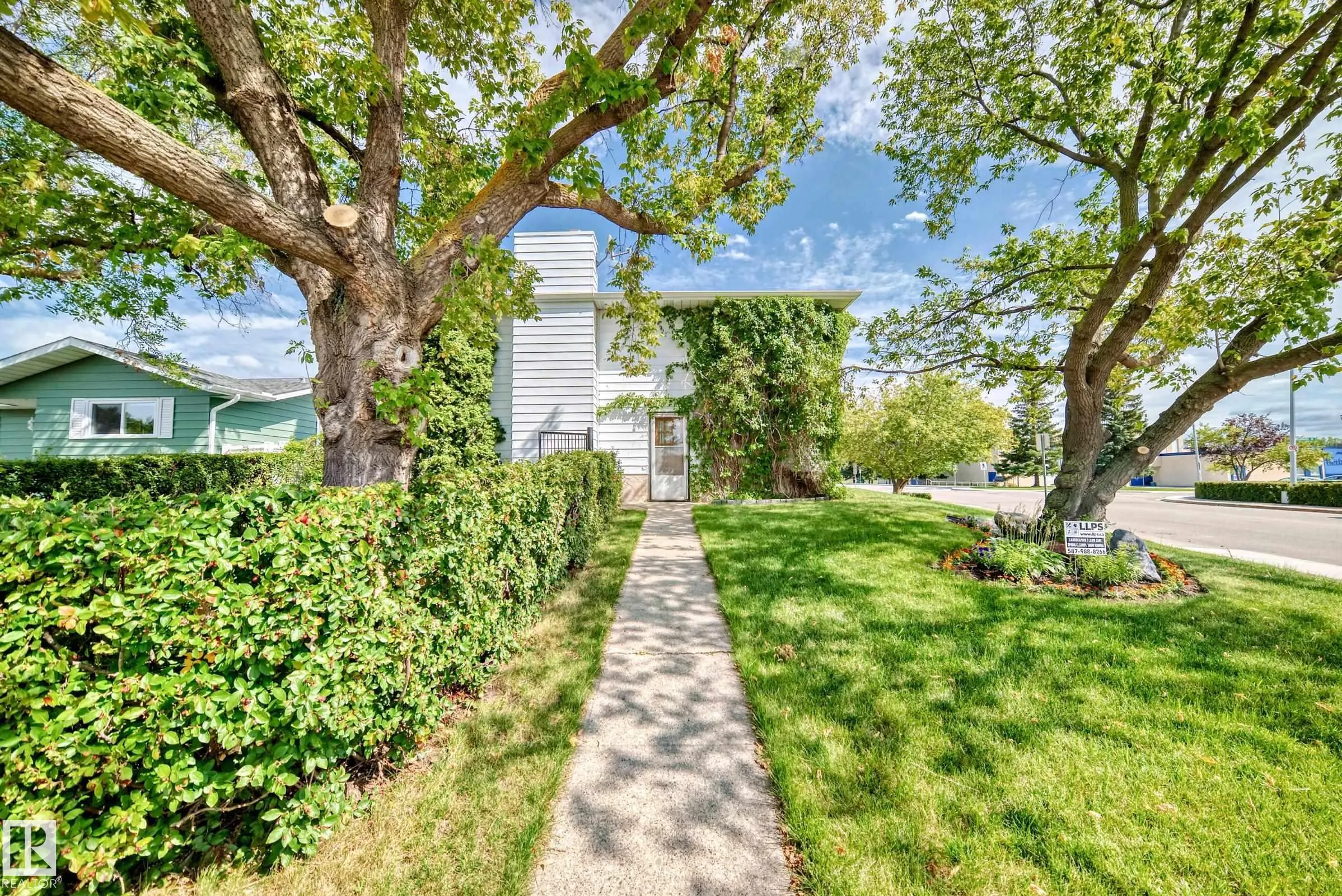 1005 STRATHCONA Drive
