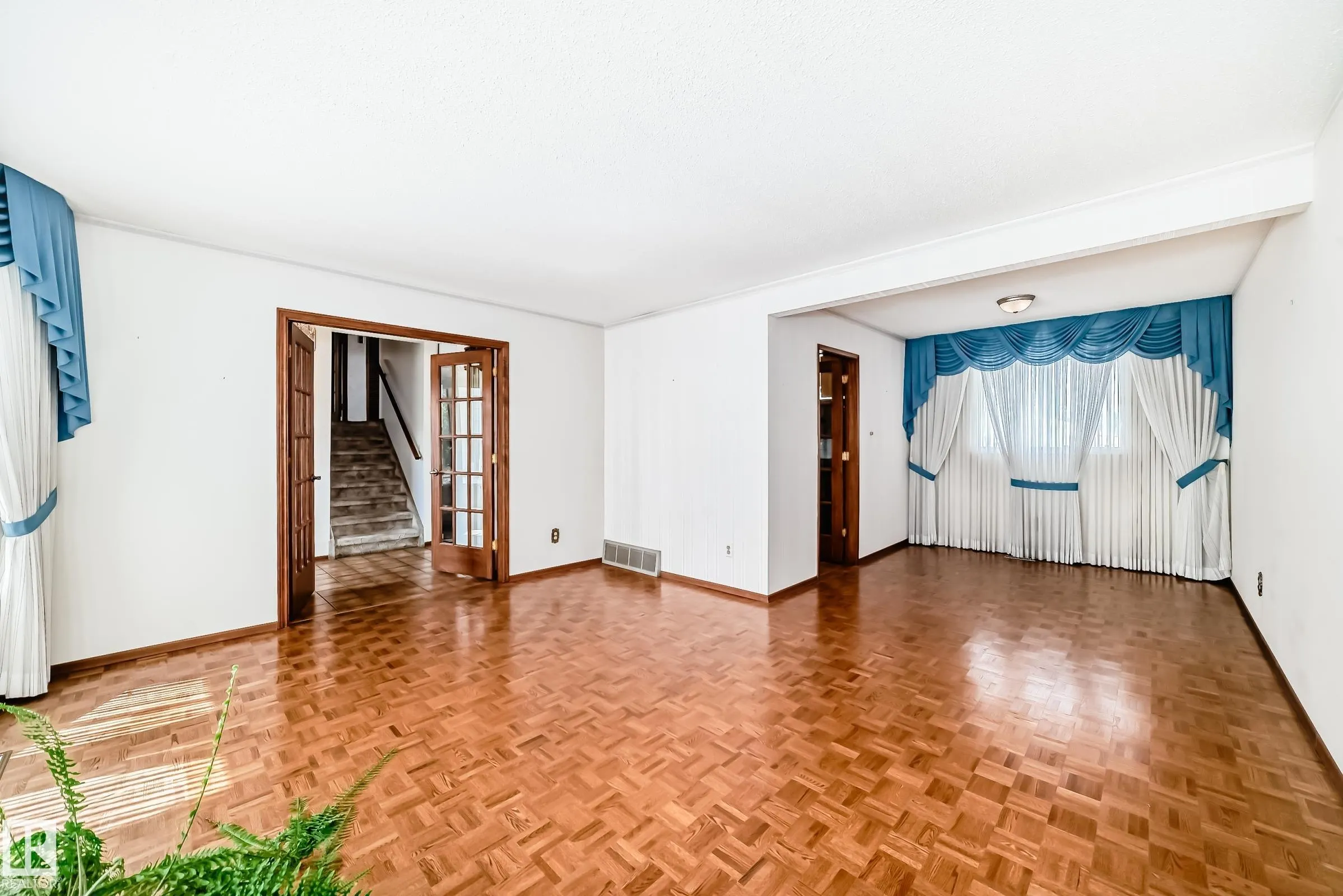 1005 STRATHCONA Drive