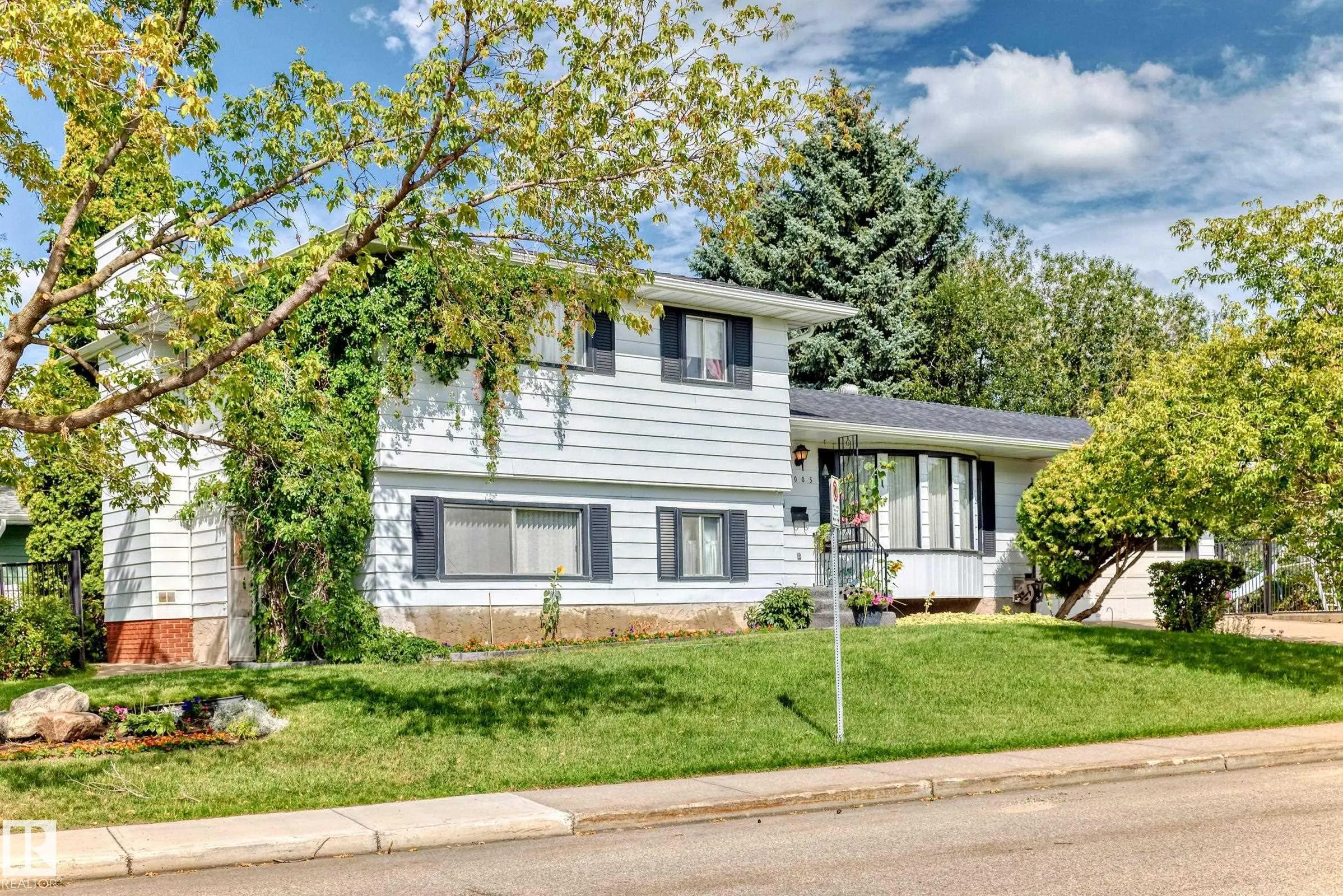 1005 STRATHCONA Drive