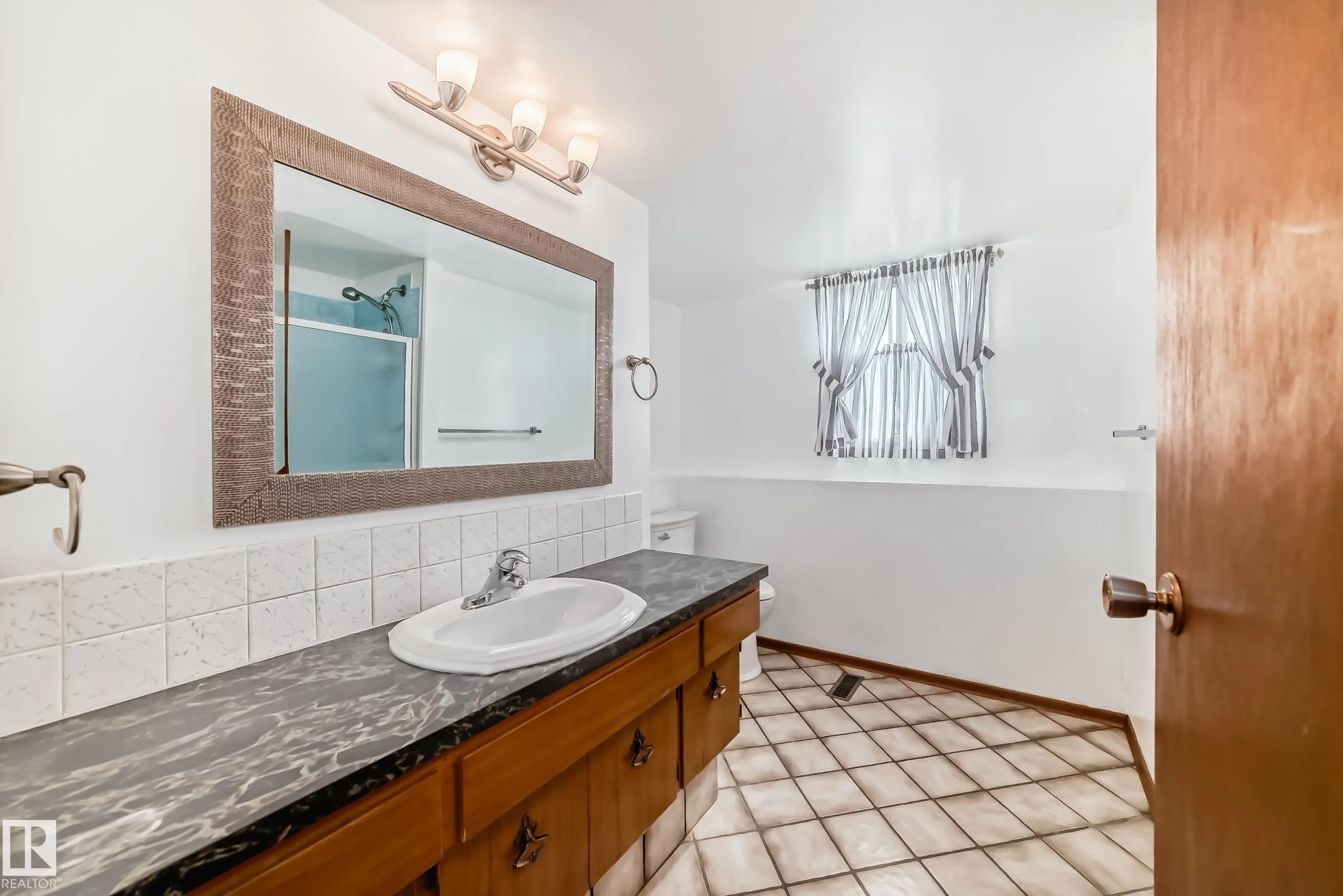 1005 STRATHCONA Drive