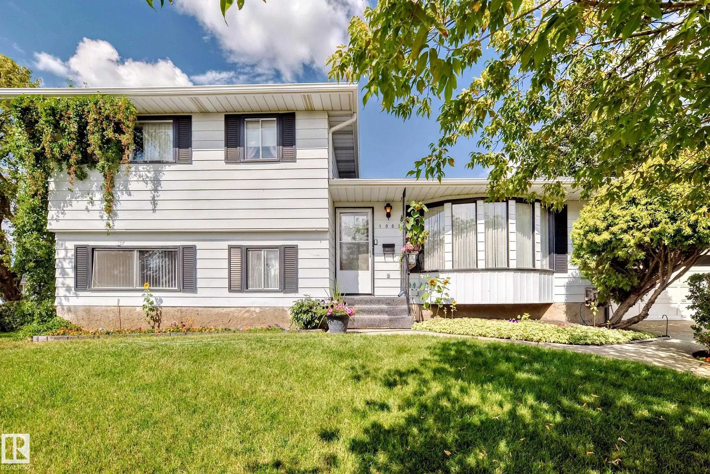 1005 STRATHCONA Drive