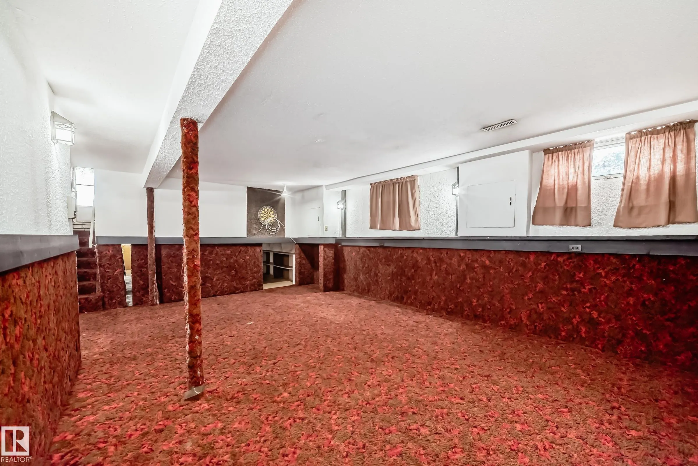 1005 STRATHCONA Drive