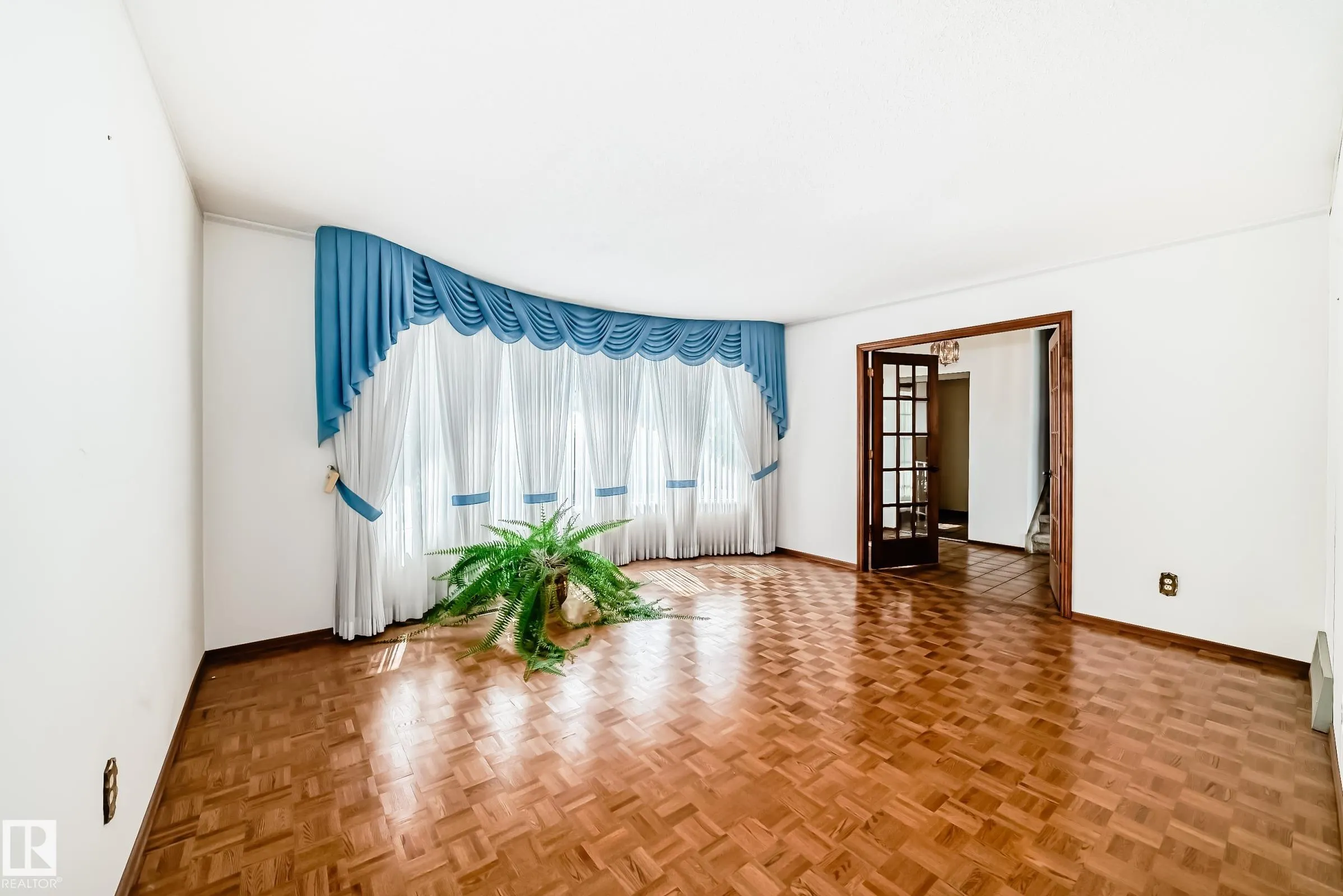 1005 STRATHCONA Drive