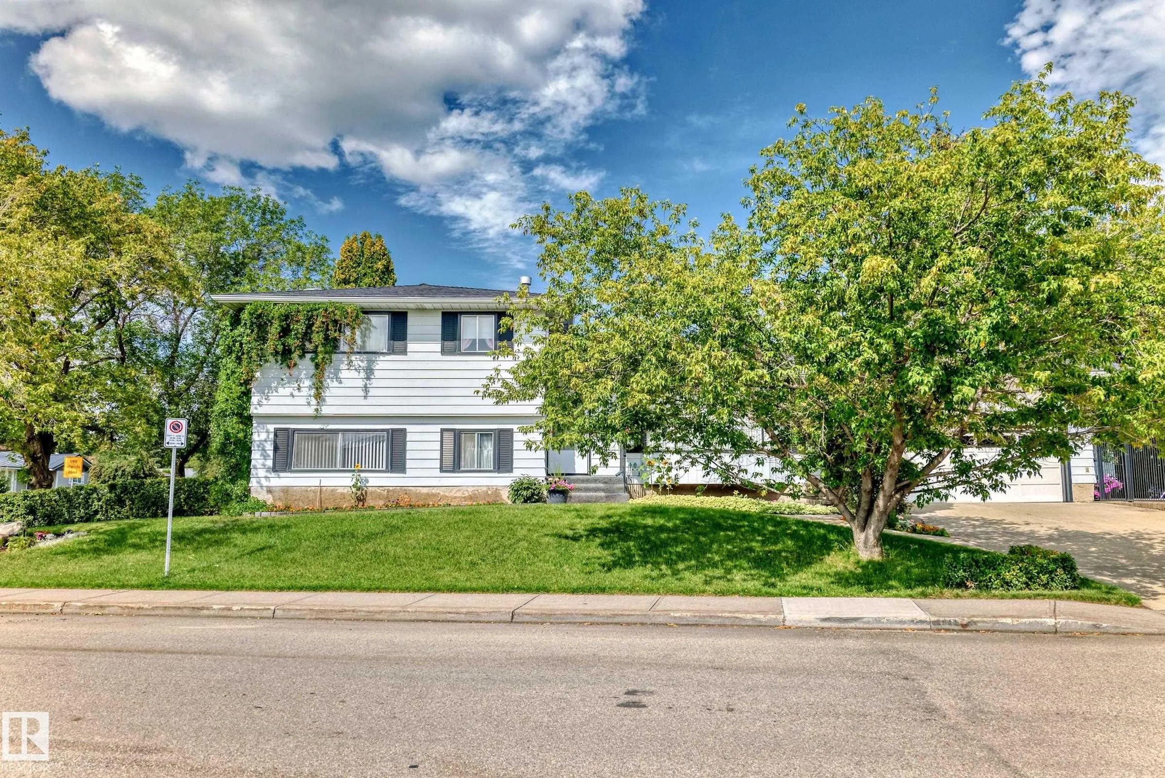 1005 STRATHCONA Drive