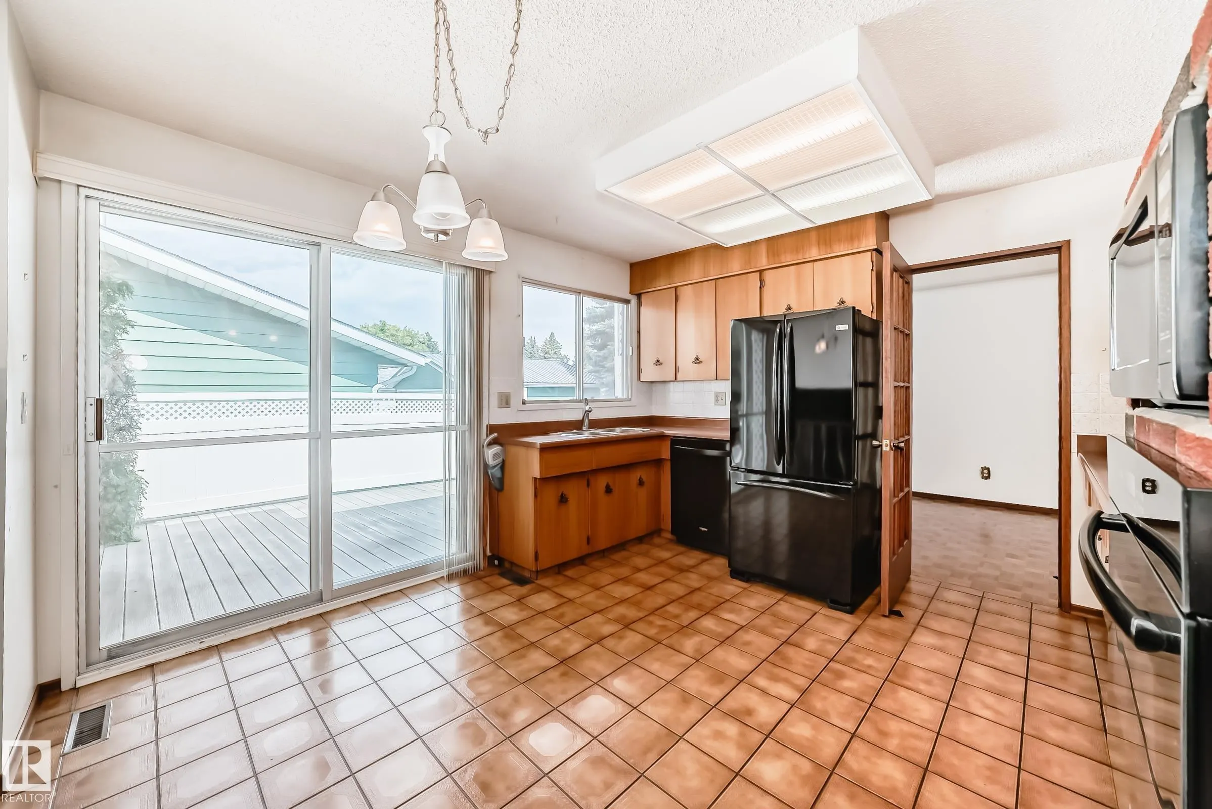 1005 STRATHCONA Drive