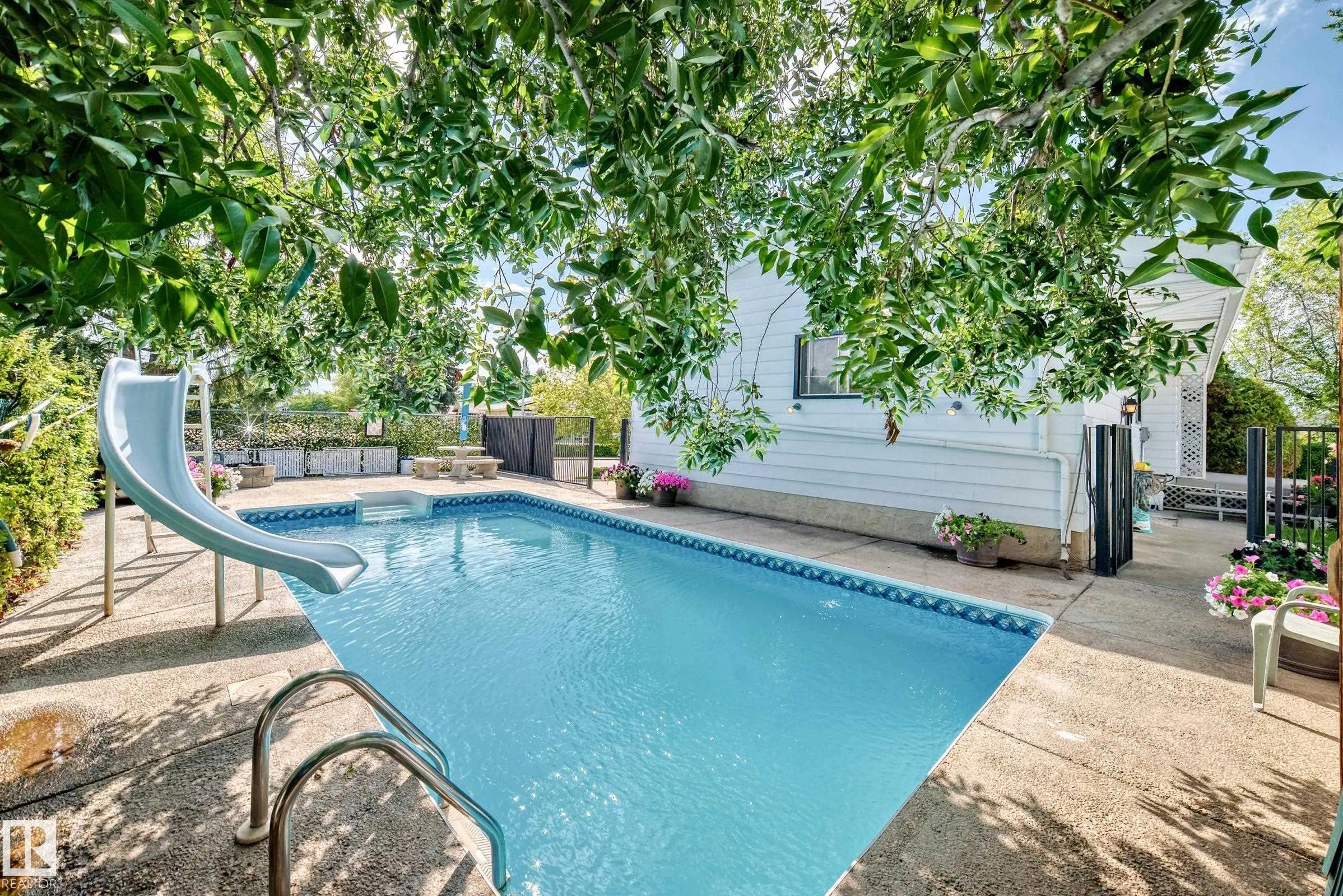 1005 STRATHCONA Drive