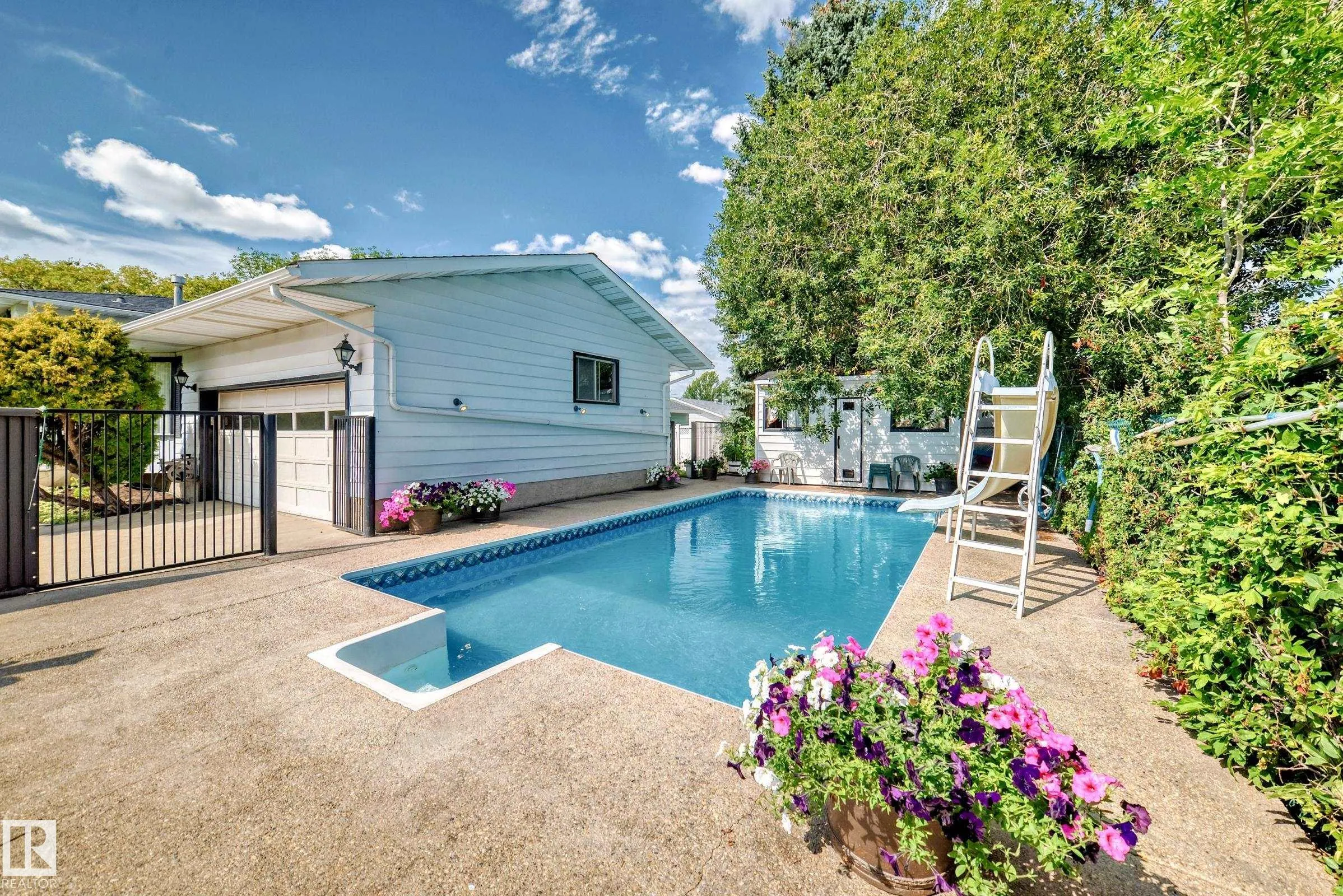 1005 STRATHCONA Drive