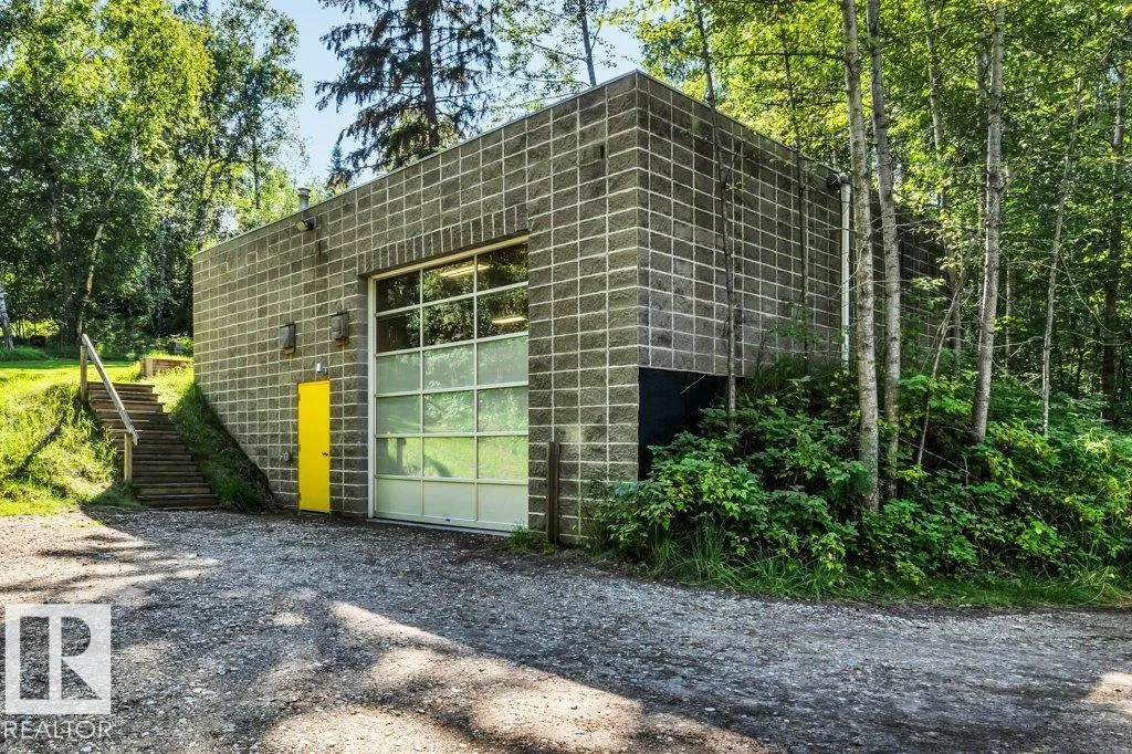 5 51028 Rge Rd 261