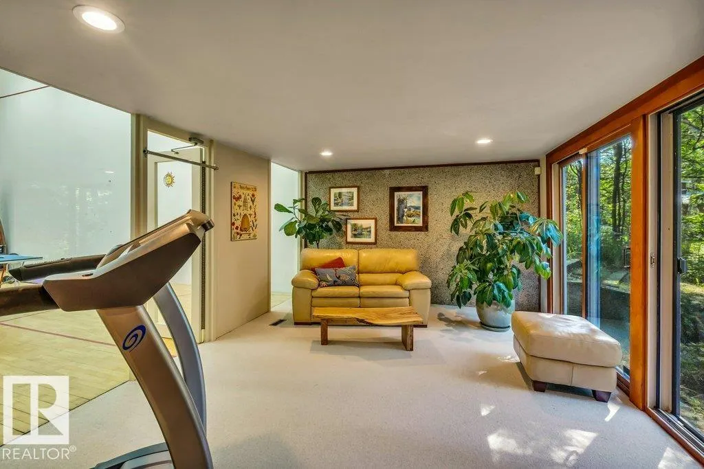 5 51028 Rge Rd 261