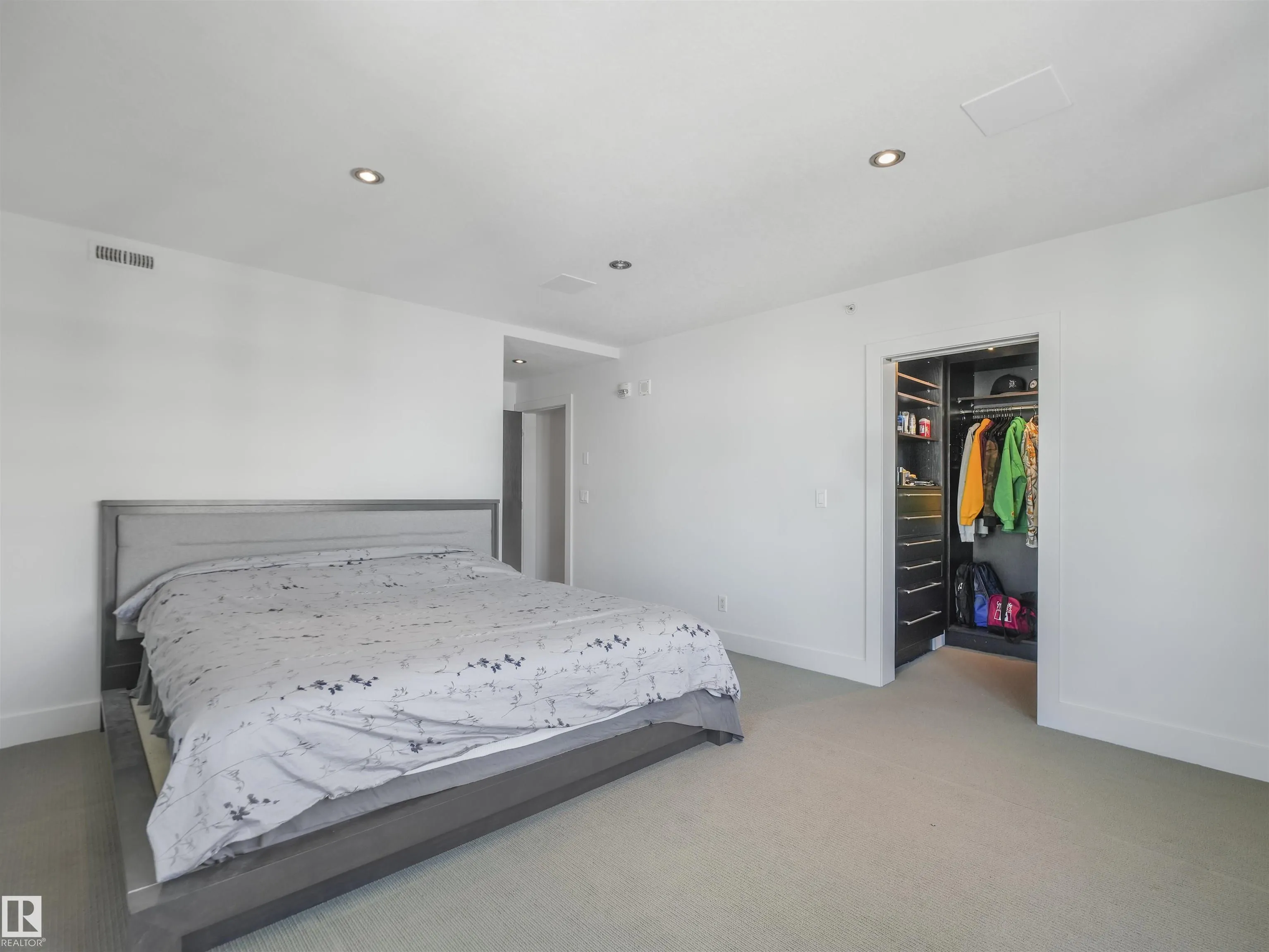 9939 109 Street