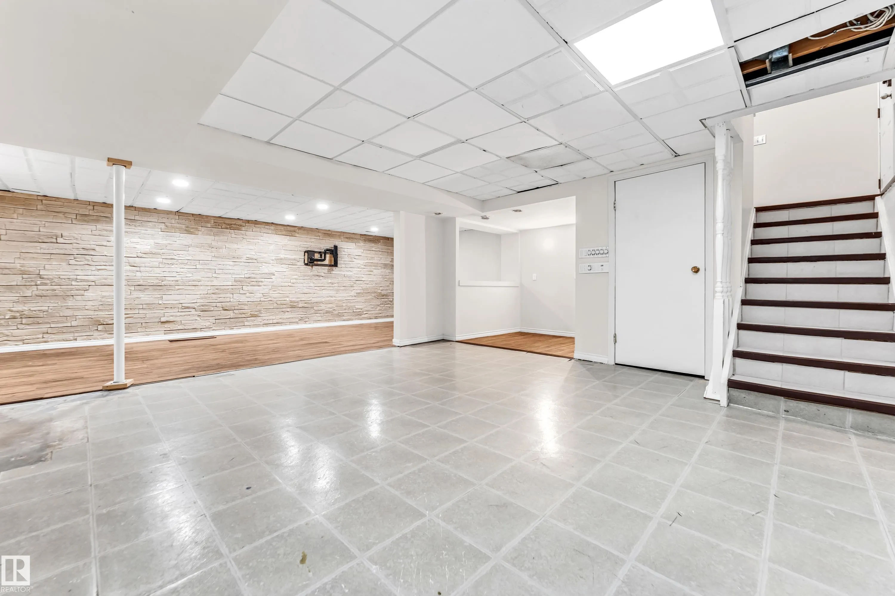 79 Garnet Cres
