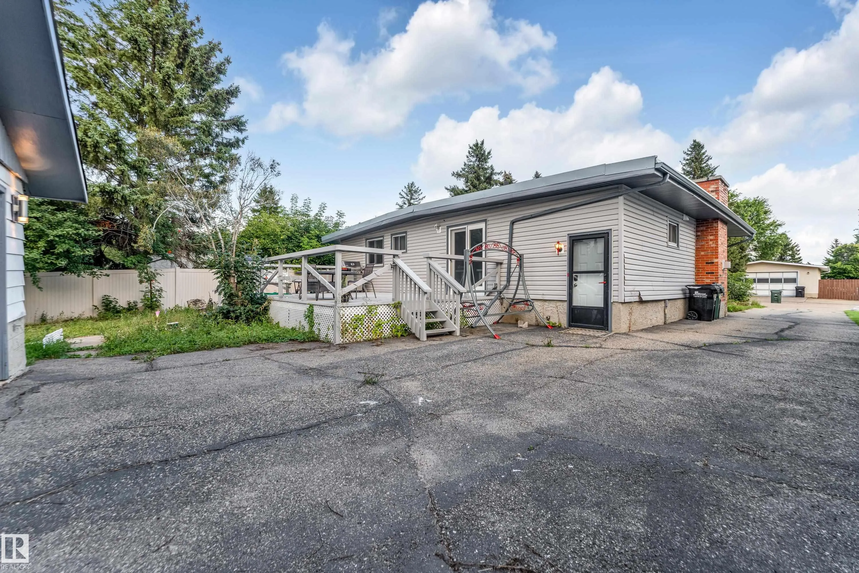 79 Garnet Cres