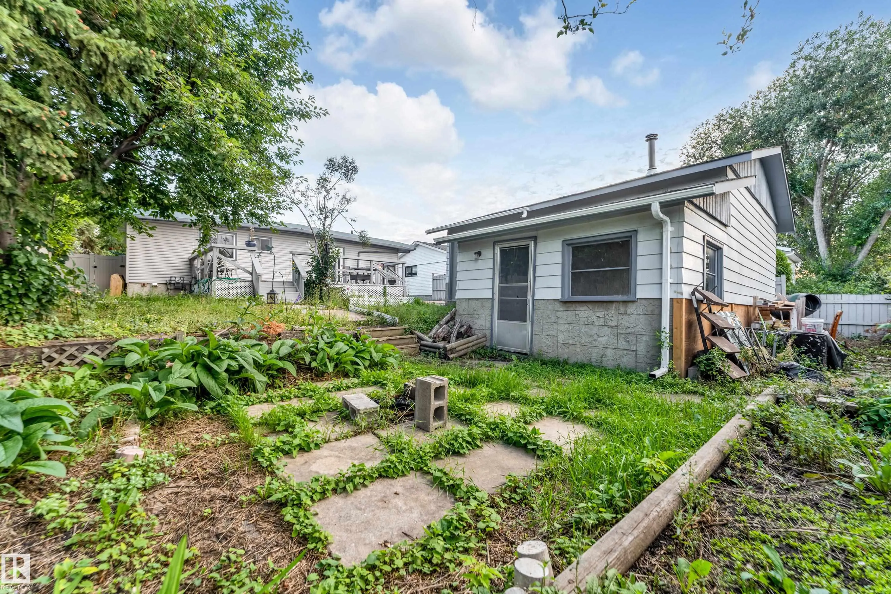 79 Garnet Cres