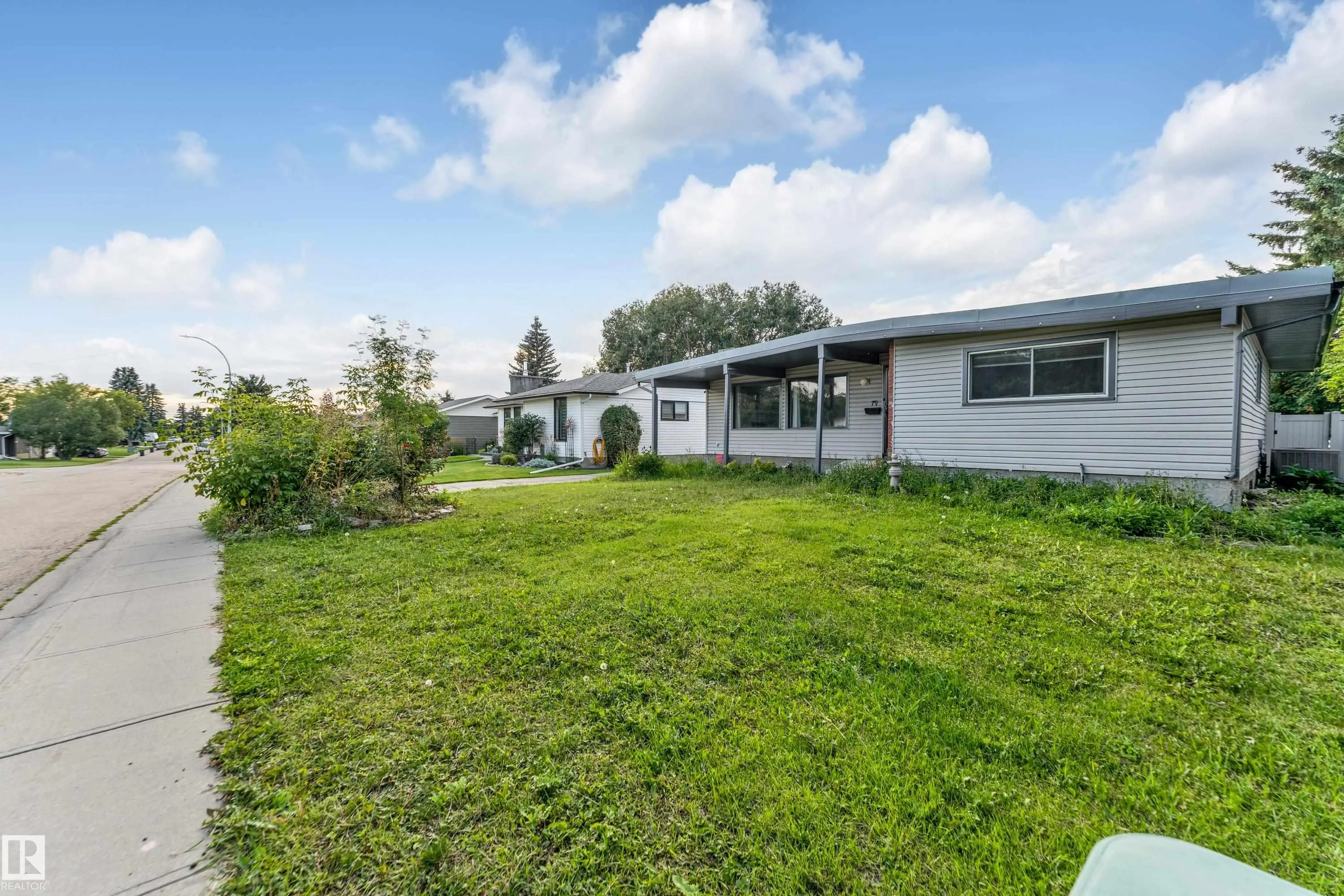 79 Garnet Cres